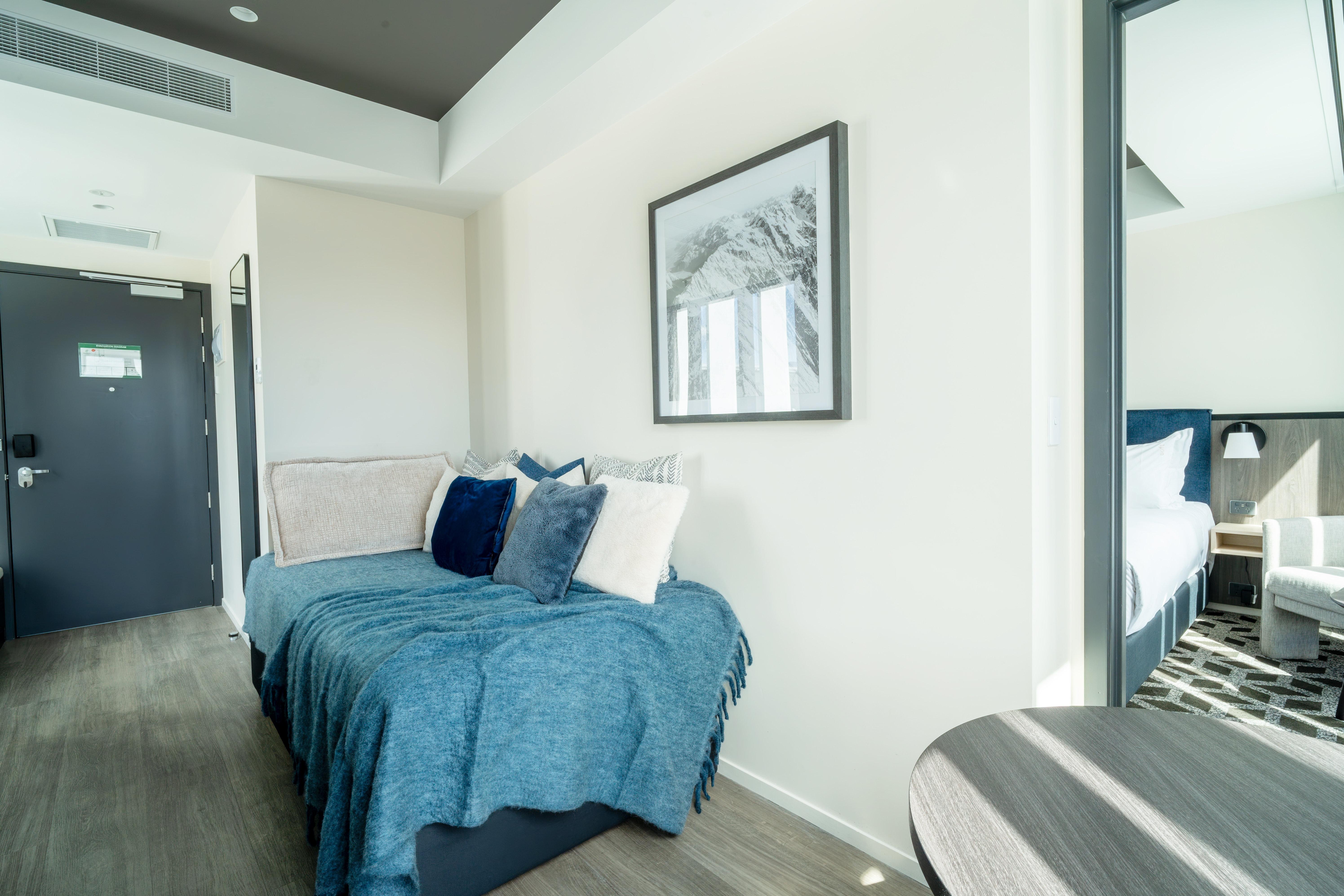 Family Room Premium King Bed