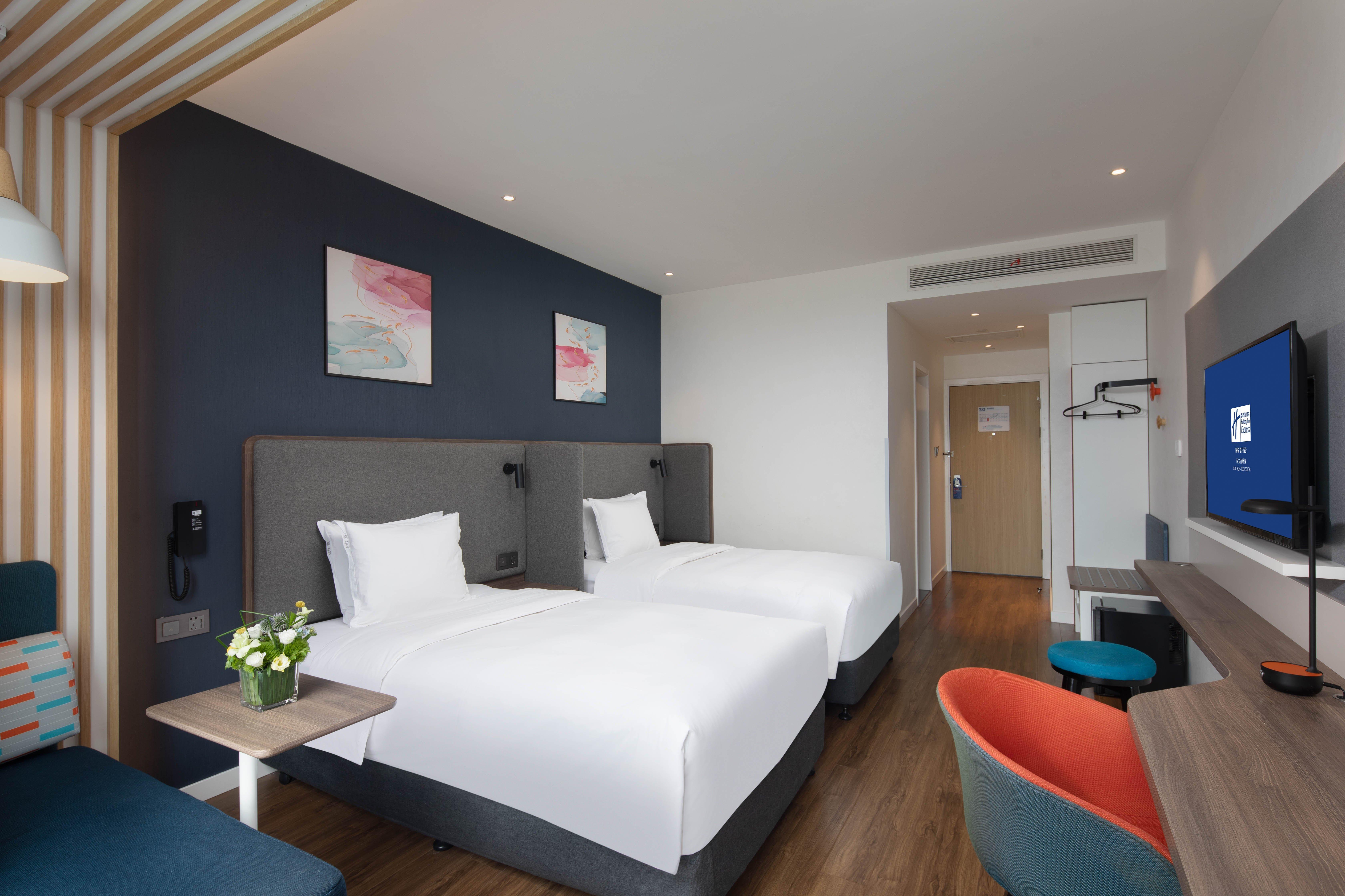 Double City View King Bed