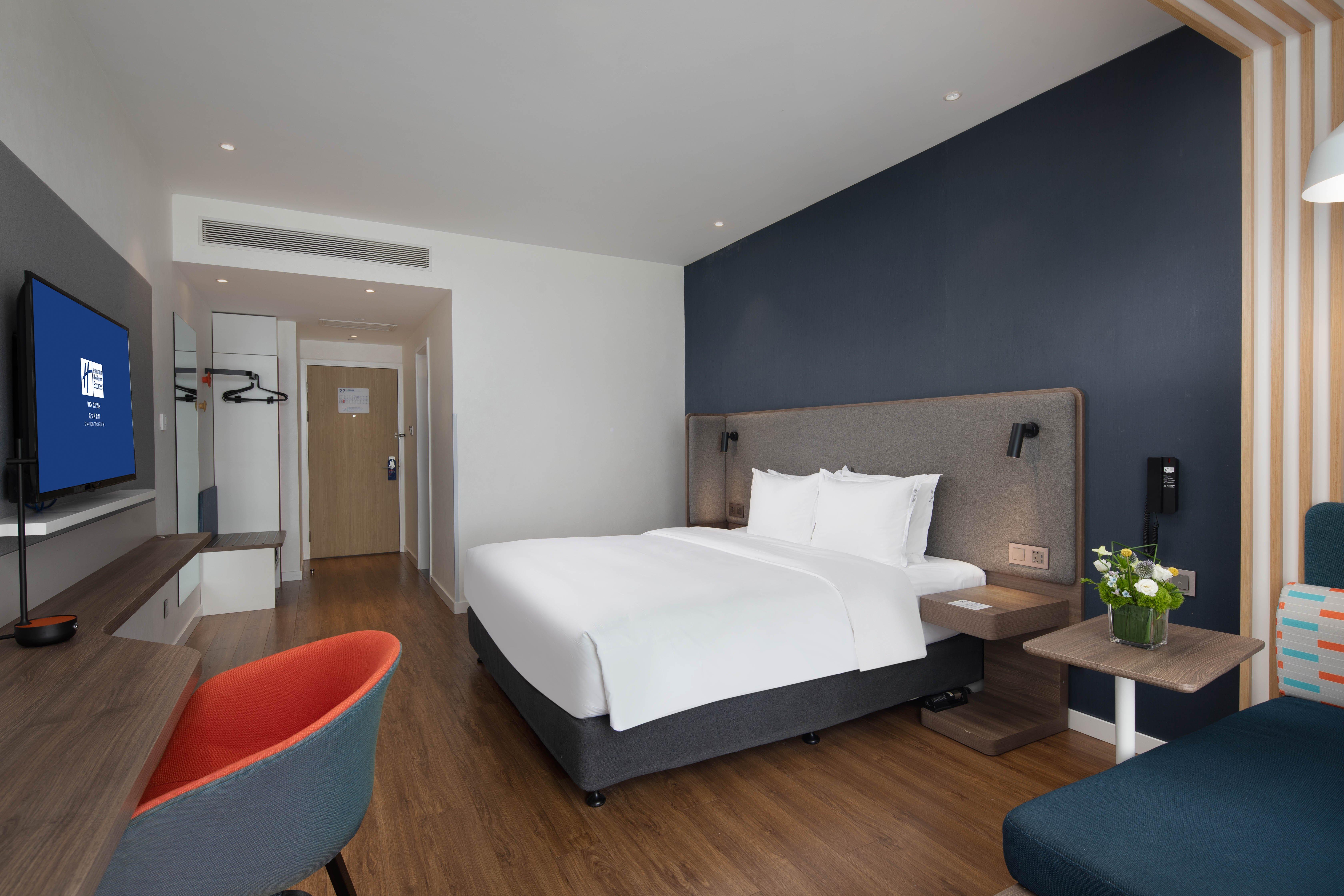 Double King Size Bed