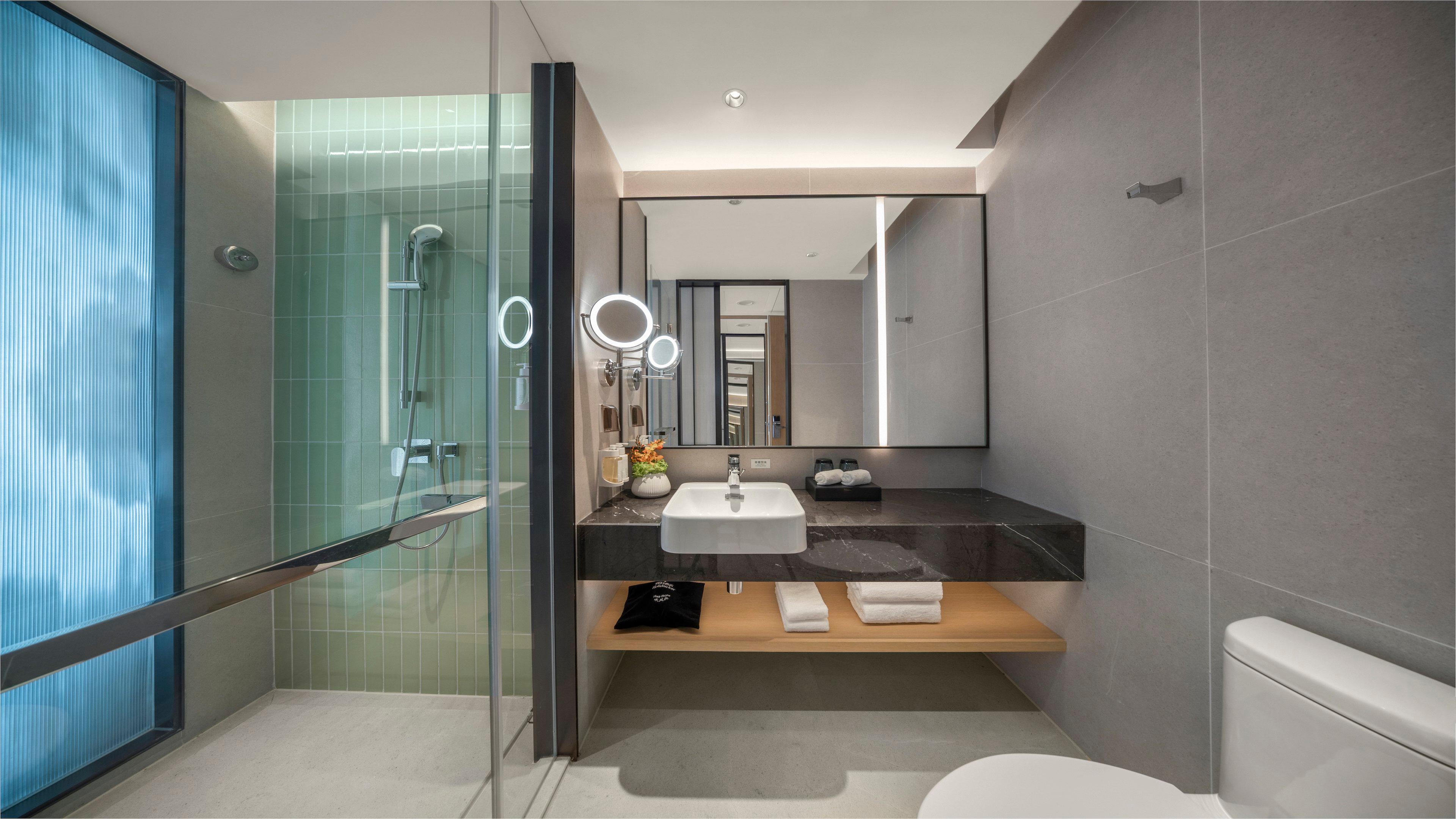 Double Sea View King Bed