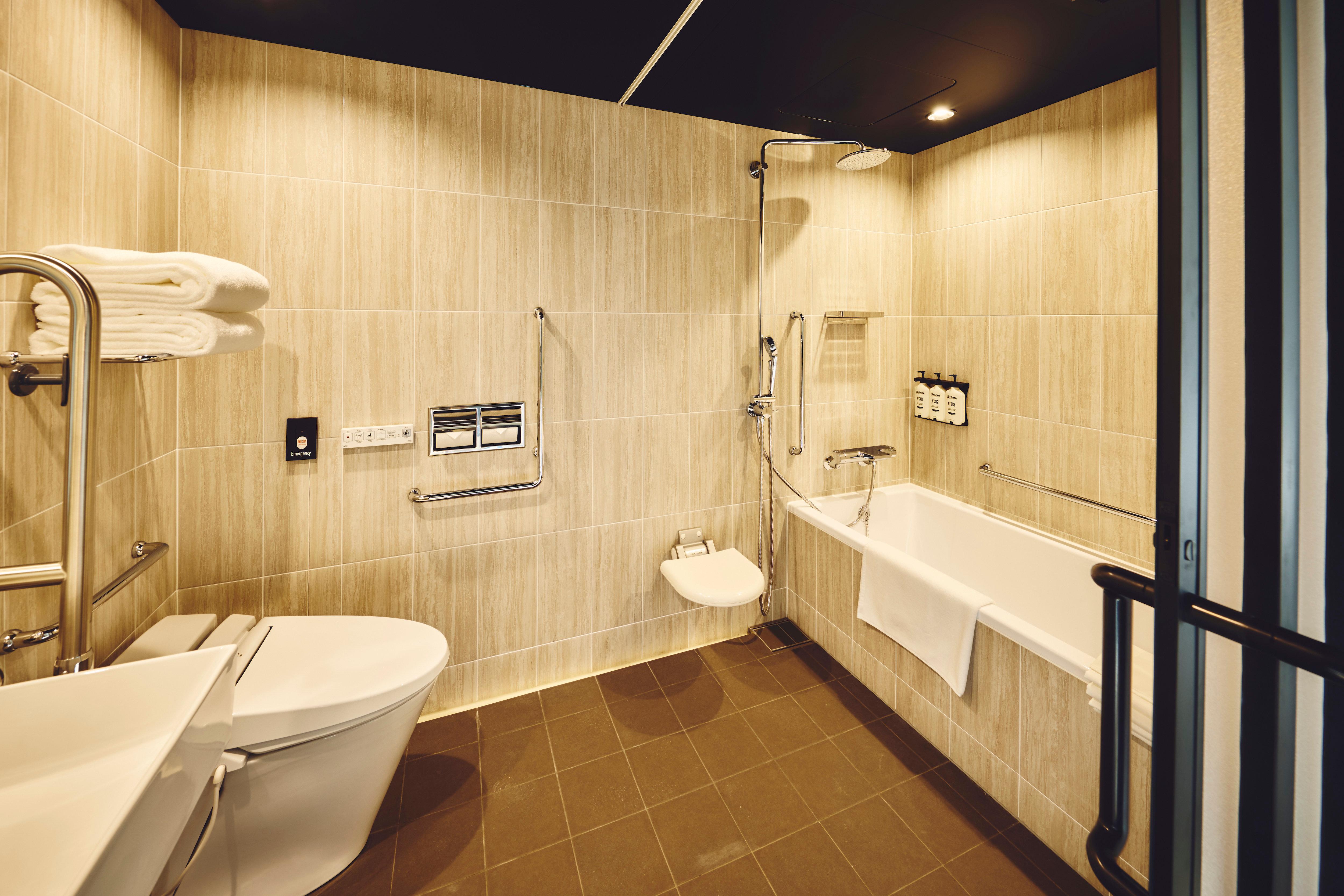 Twin Accessible with Views