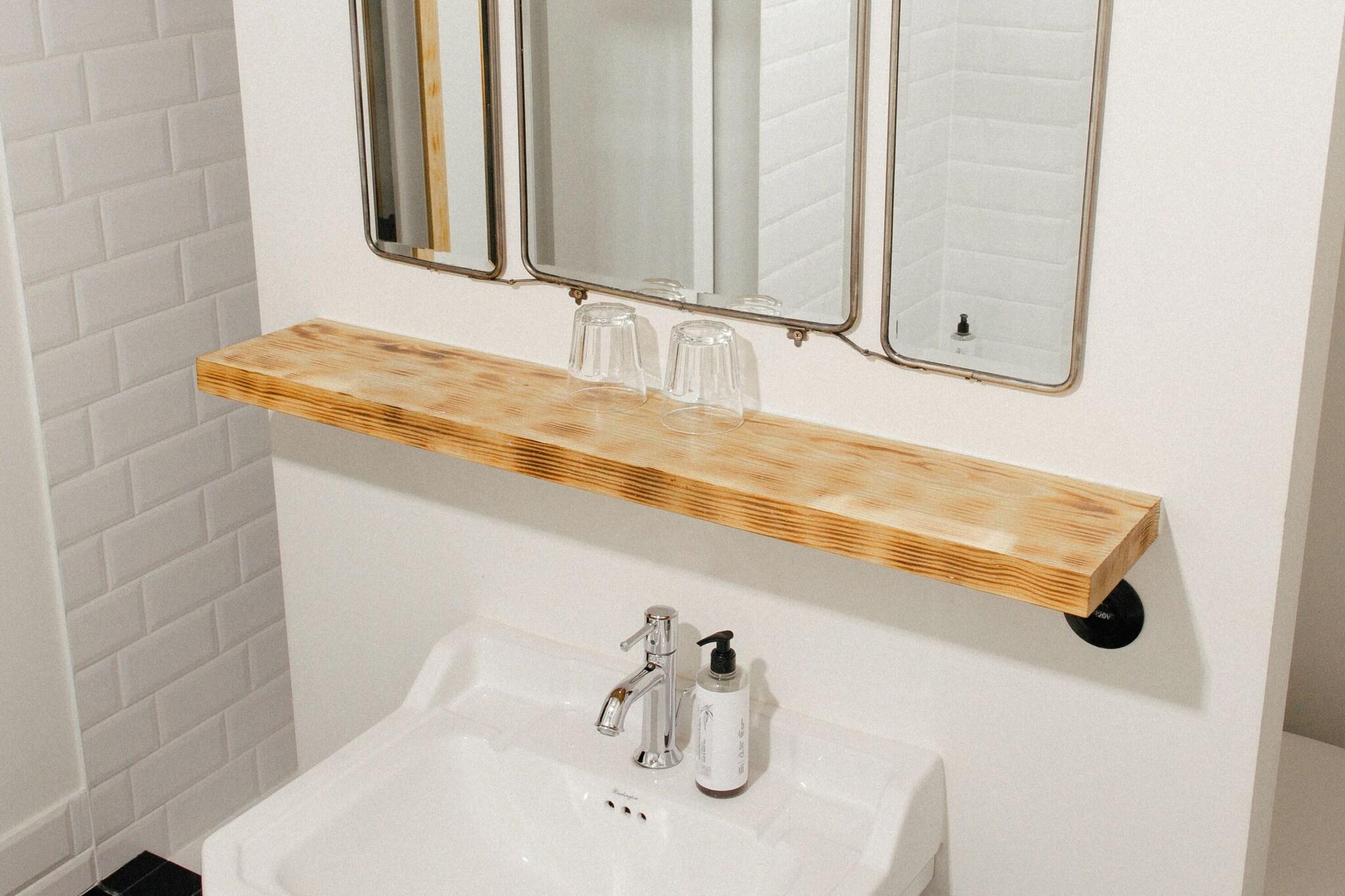 Single Accessible-queen Size Bed