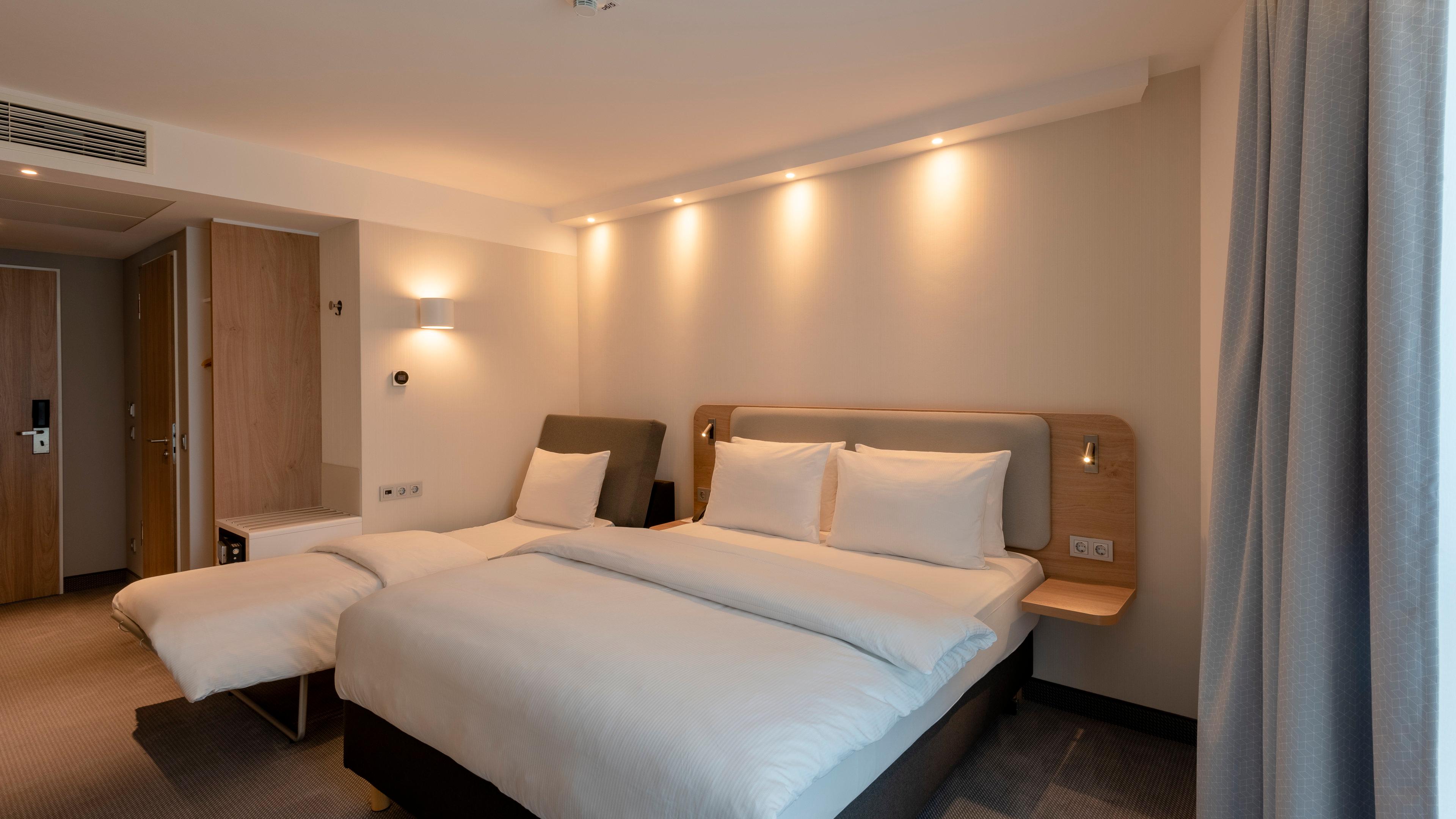 Double Queen Size Bed