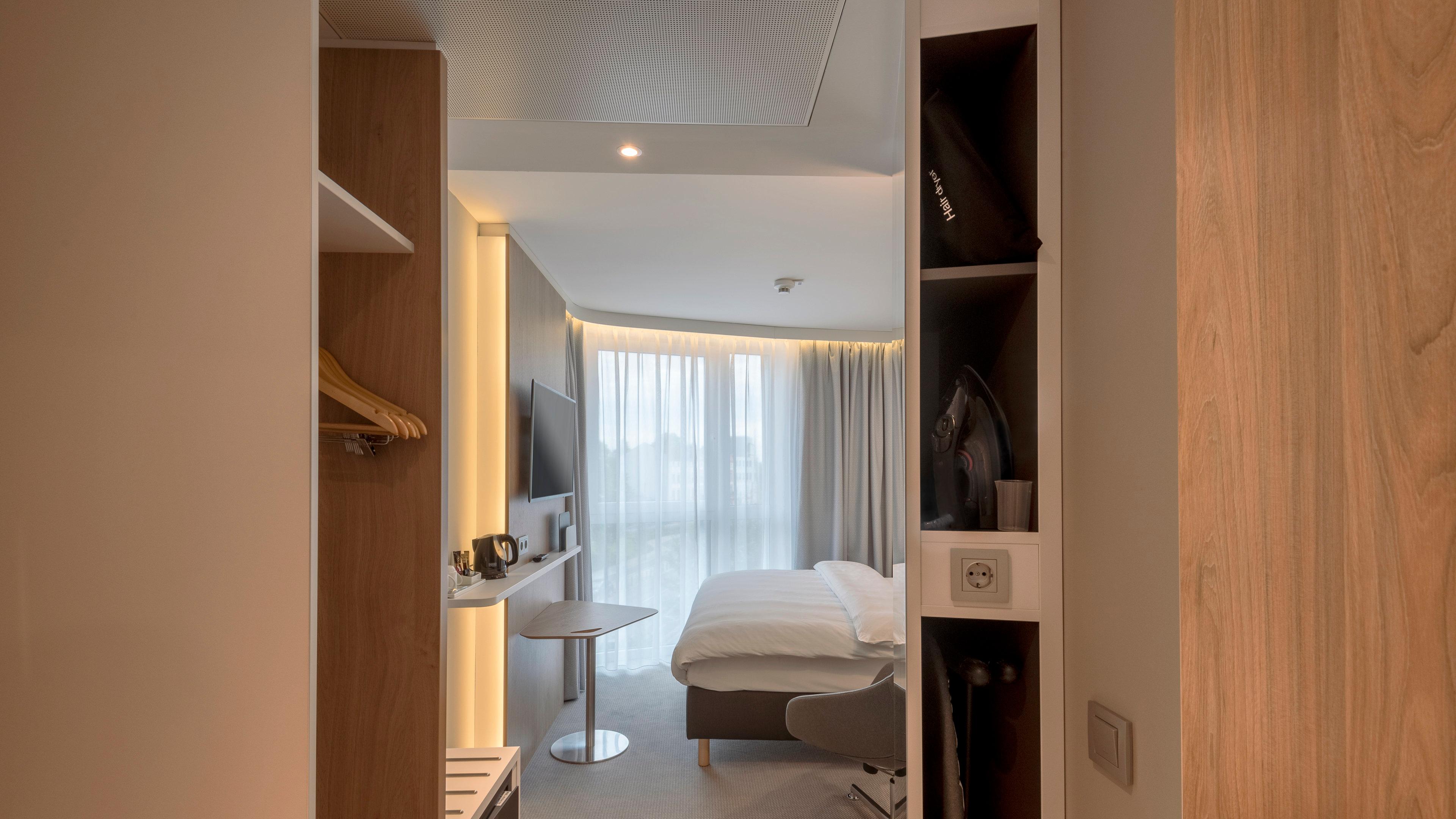 Double Queen Size Bed