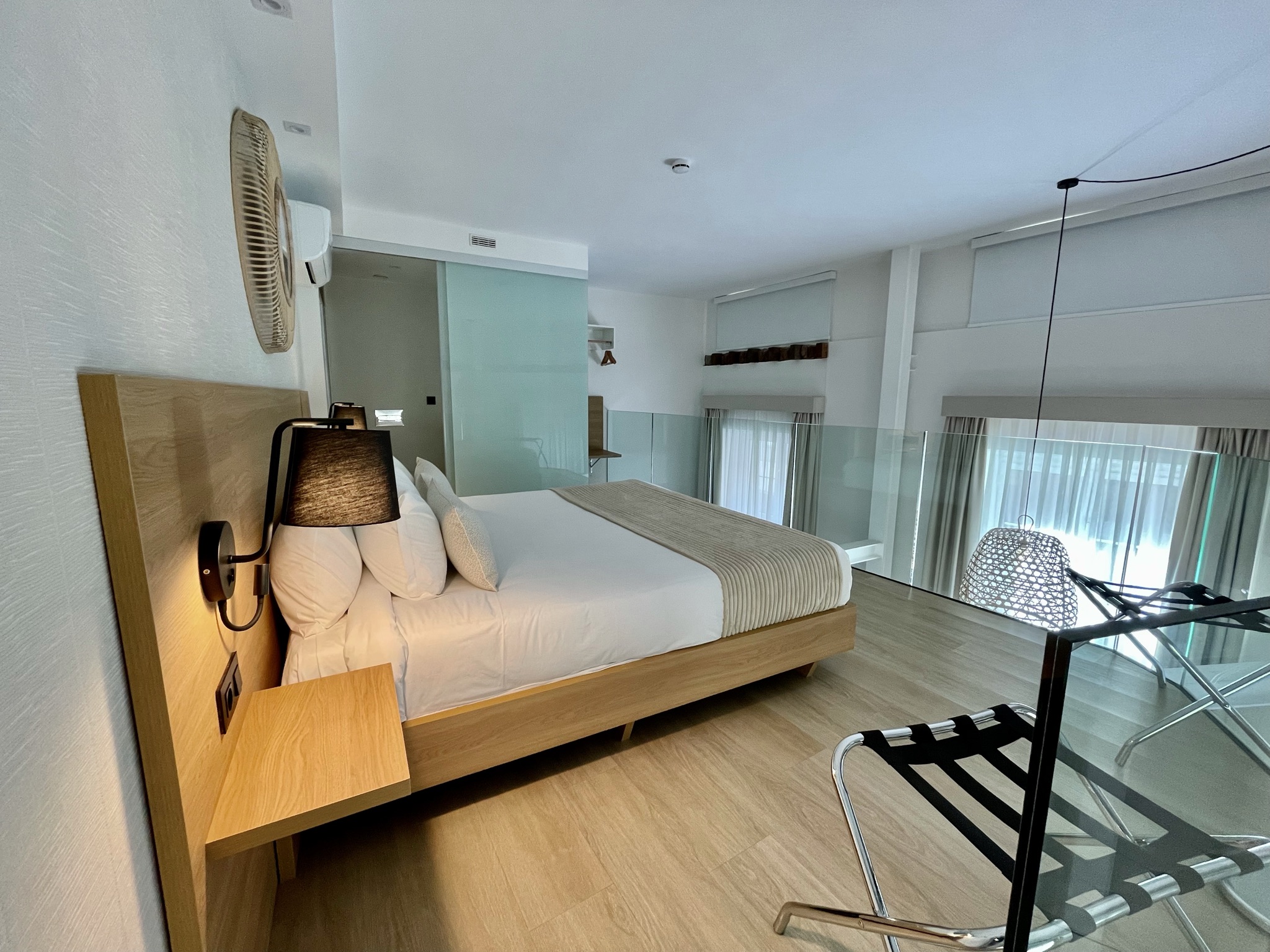 Studio Executive Superior