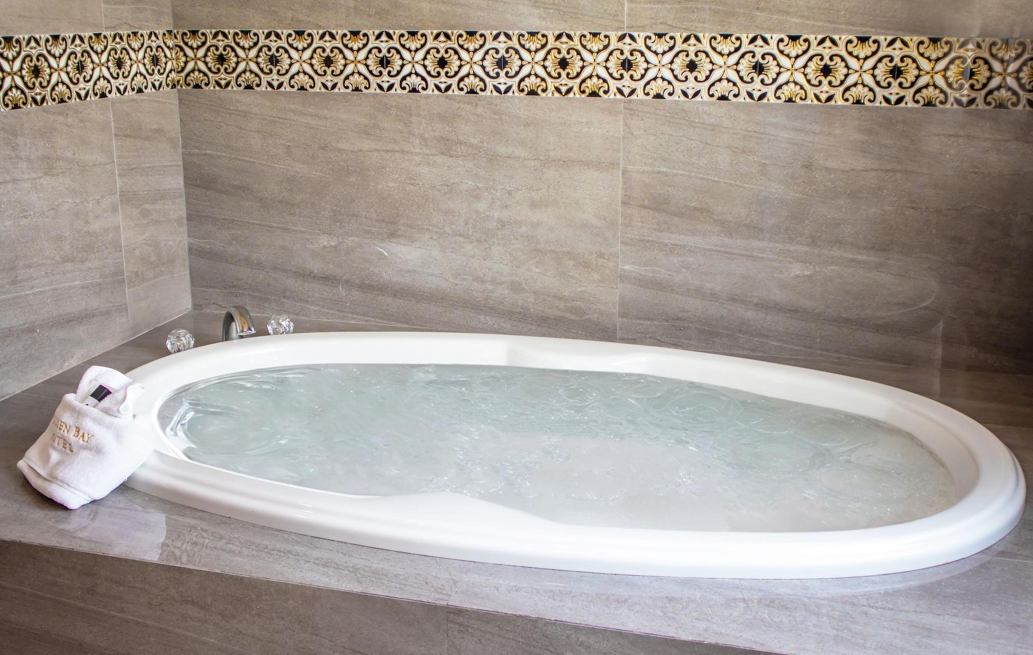 Suite King Bed with Jacuzzi