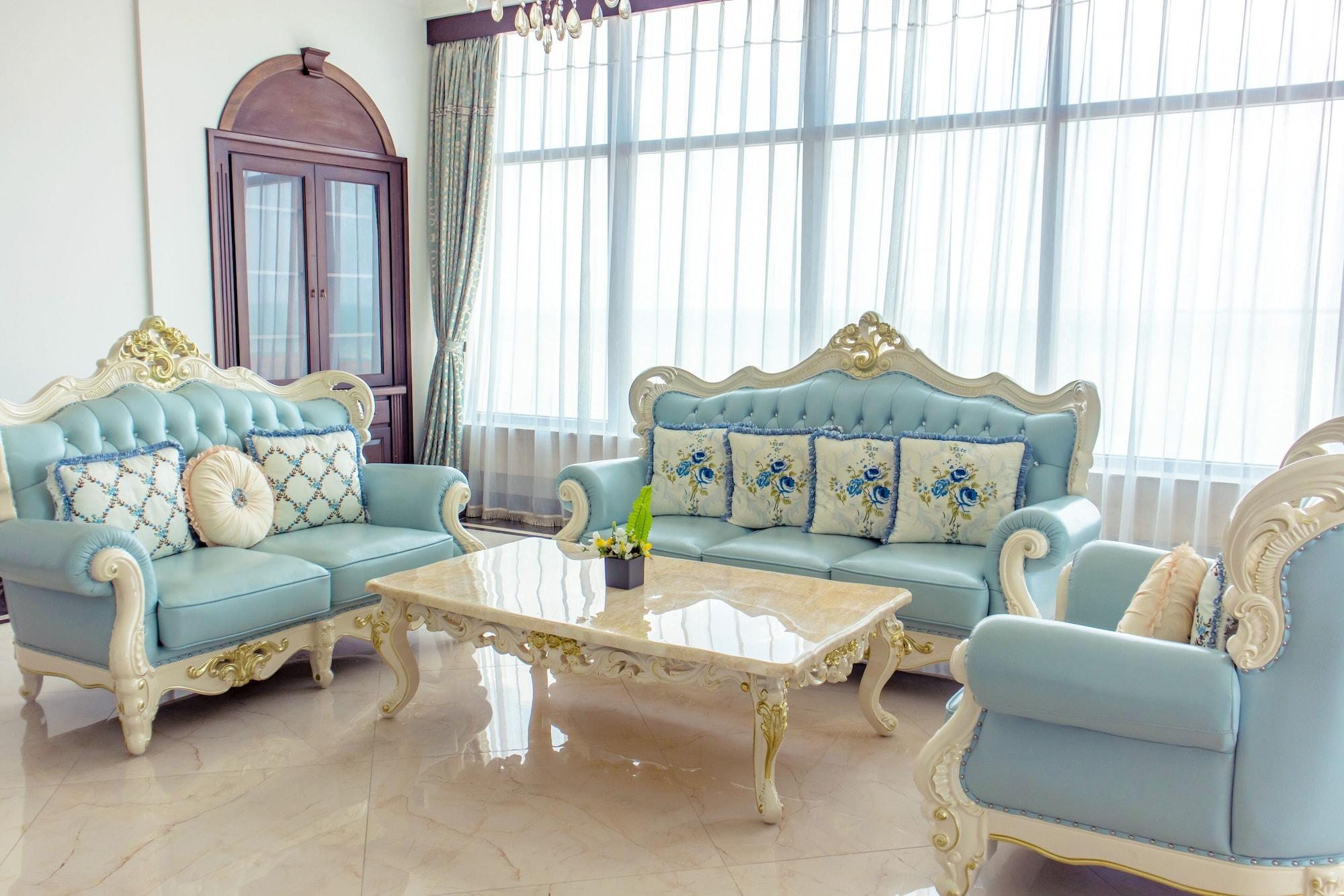 Suite King Bed with Jacuzzi