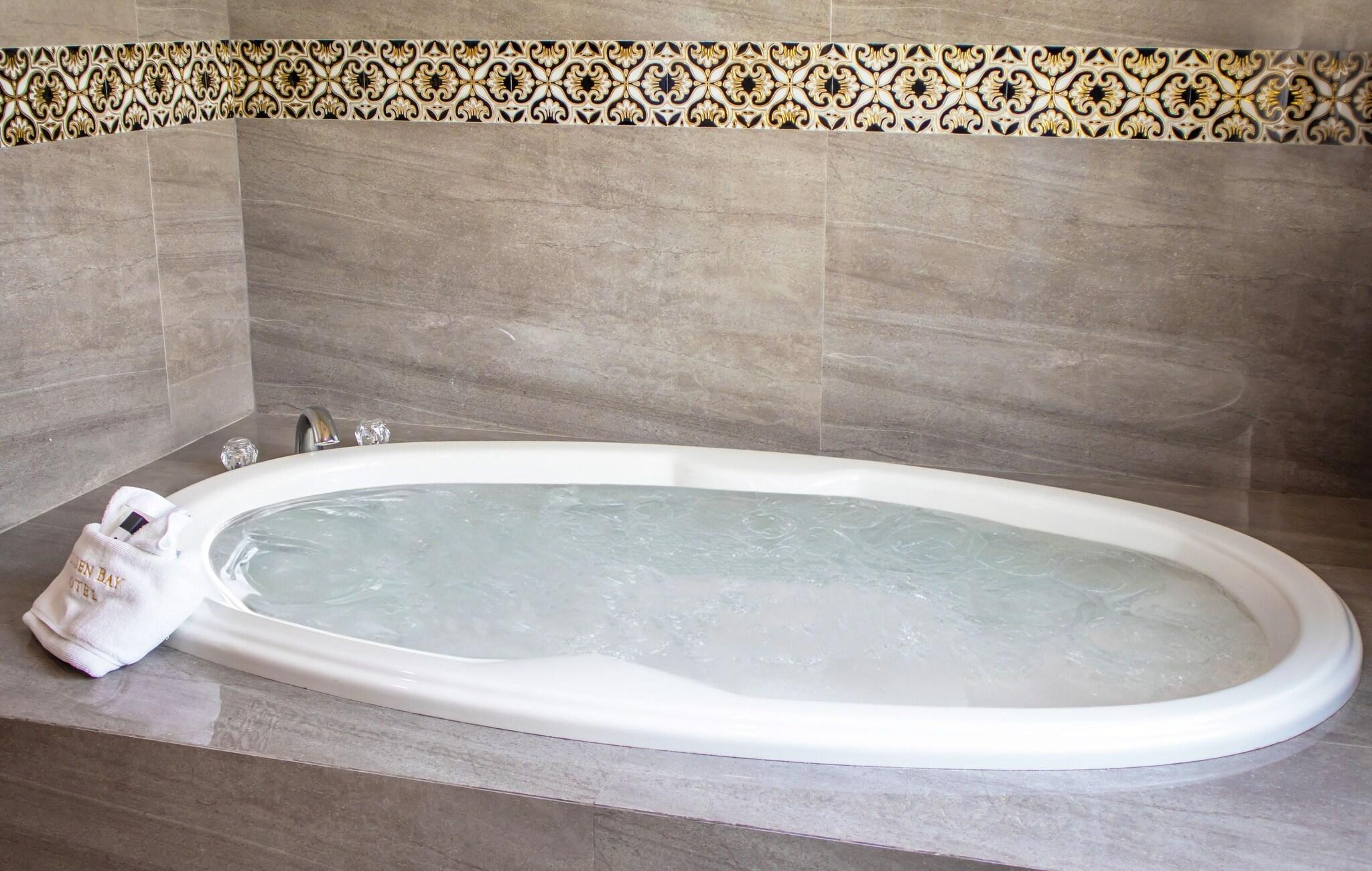 Suite King Bed with Jacuzzi