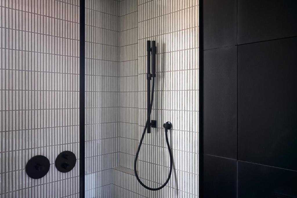 Apartment King Size Bed