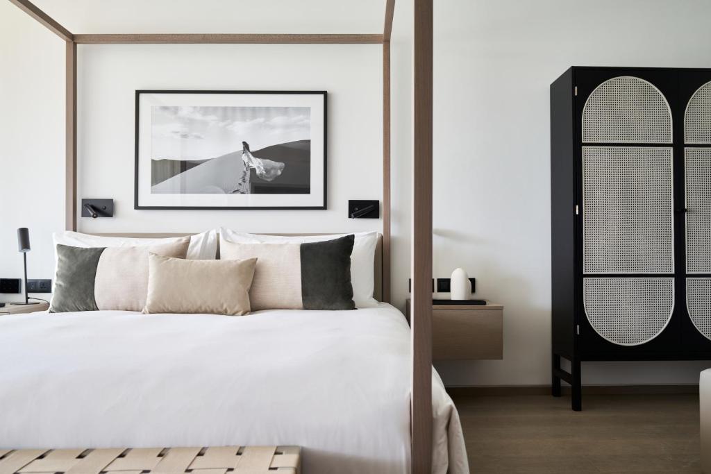 Apartment King Size Bed