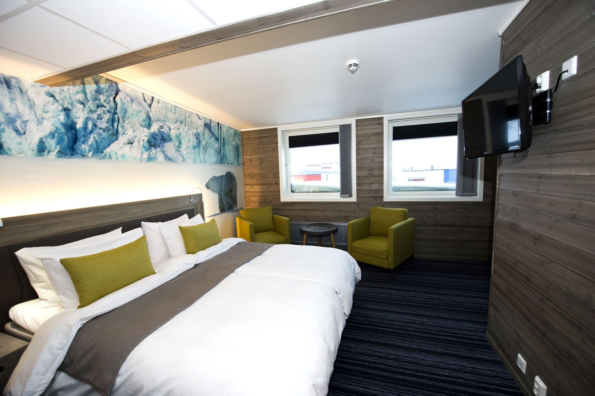 Double Deluxe Queen Bed