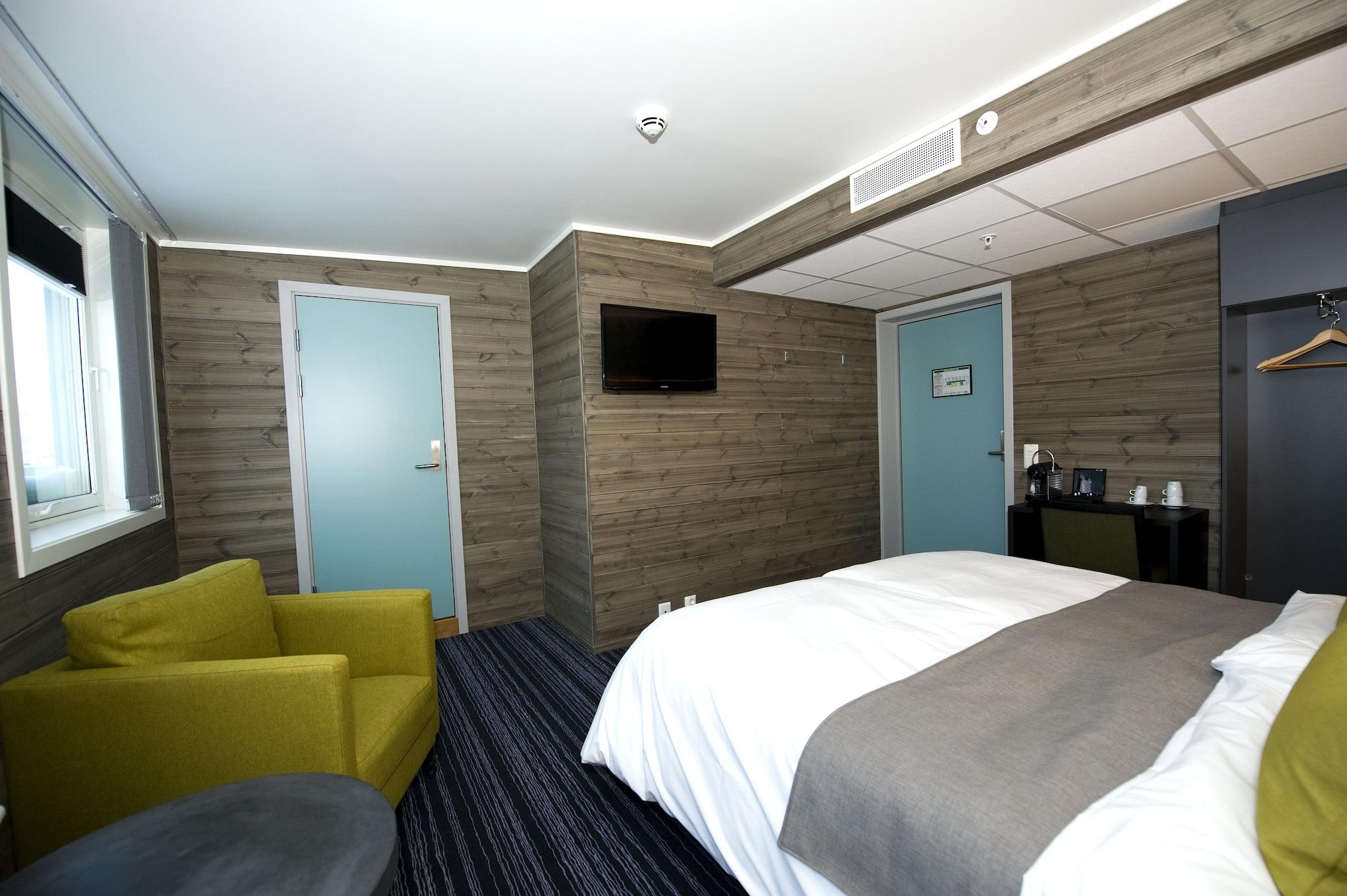 Double Superior Queen Bed