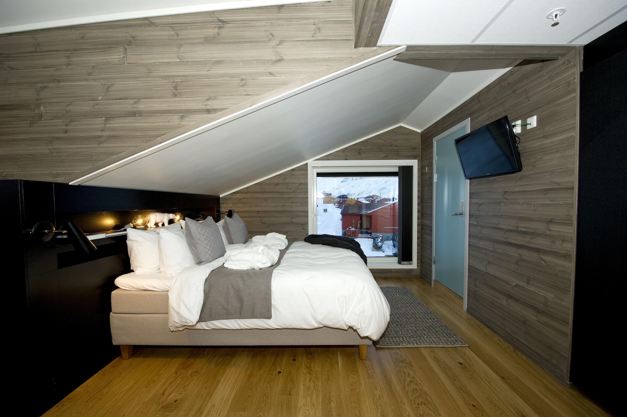 Suite Queen Size Bed