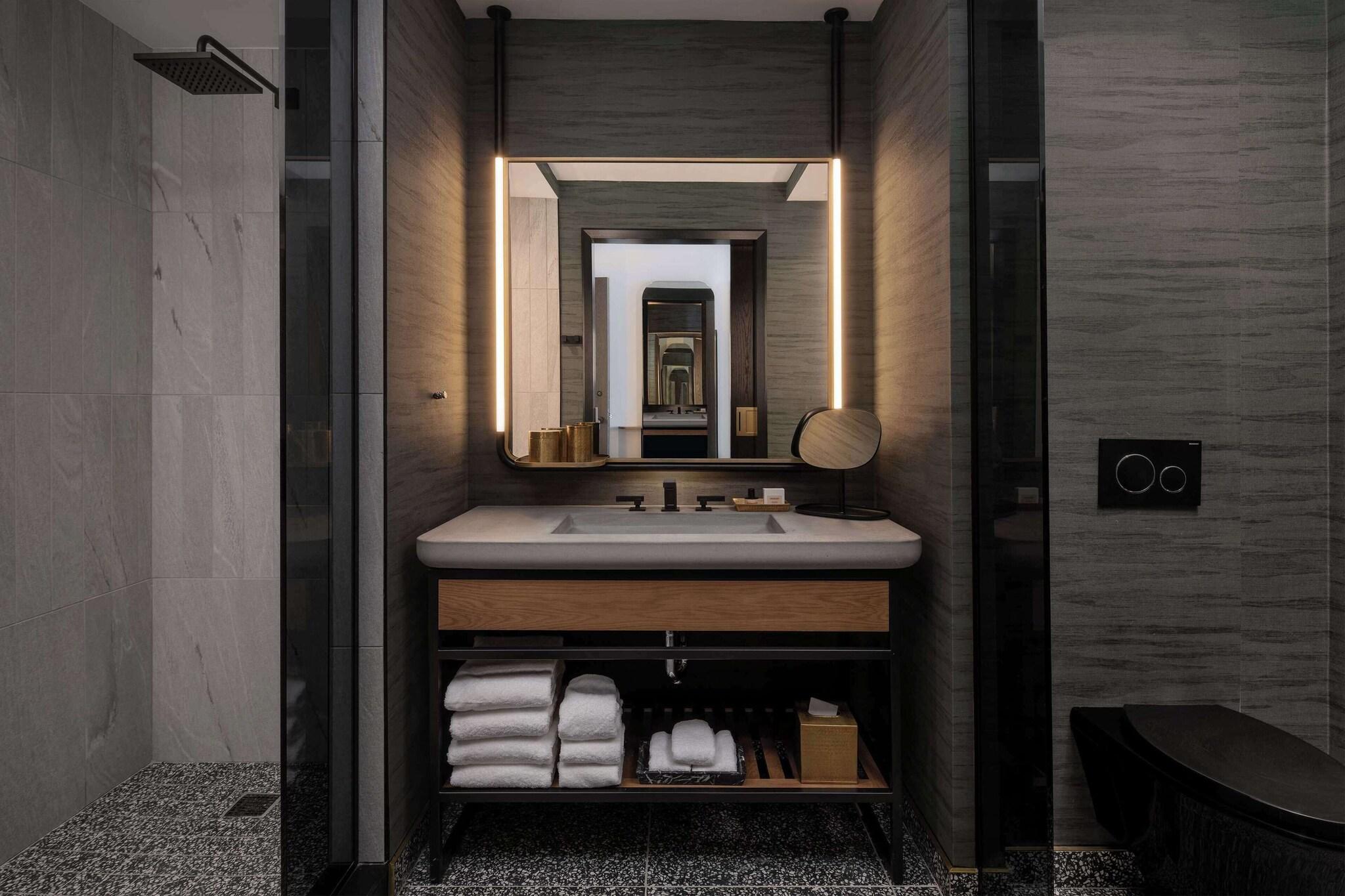 Double City View King Bed