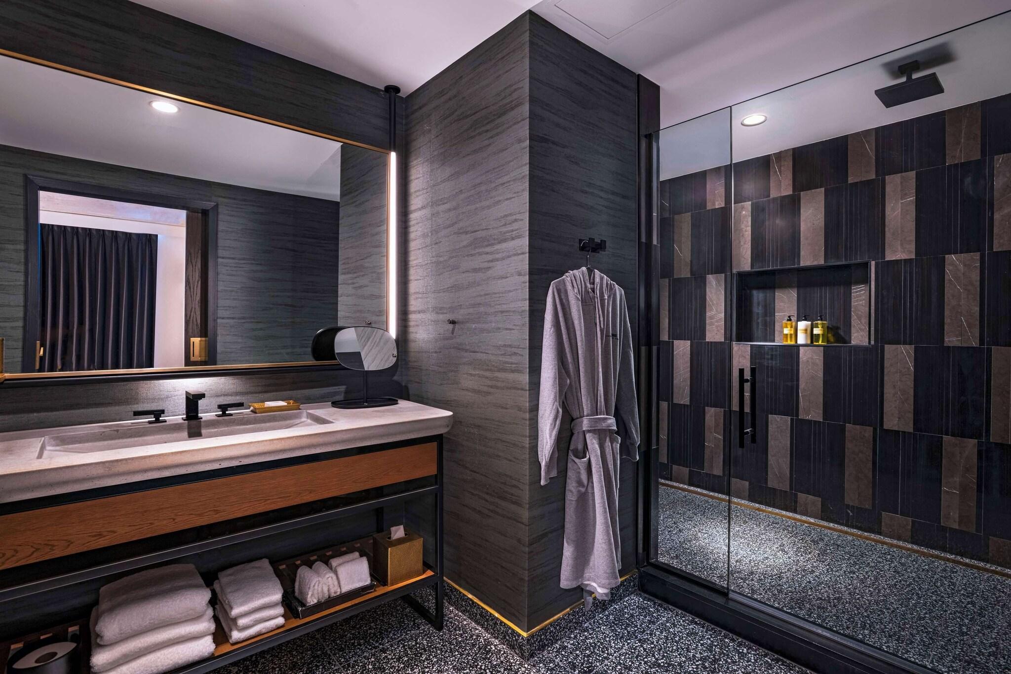 Room Accessible-two Queen Beds