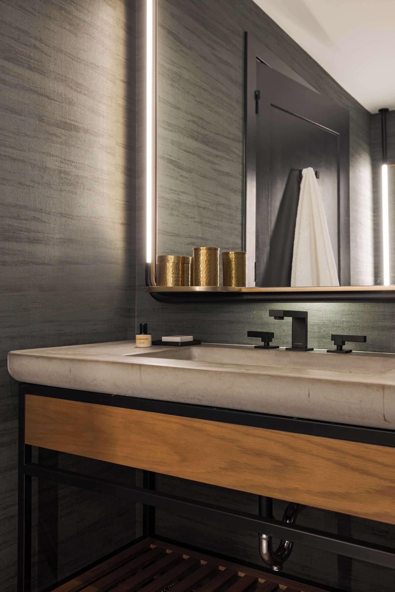 Studio King Size Bed