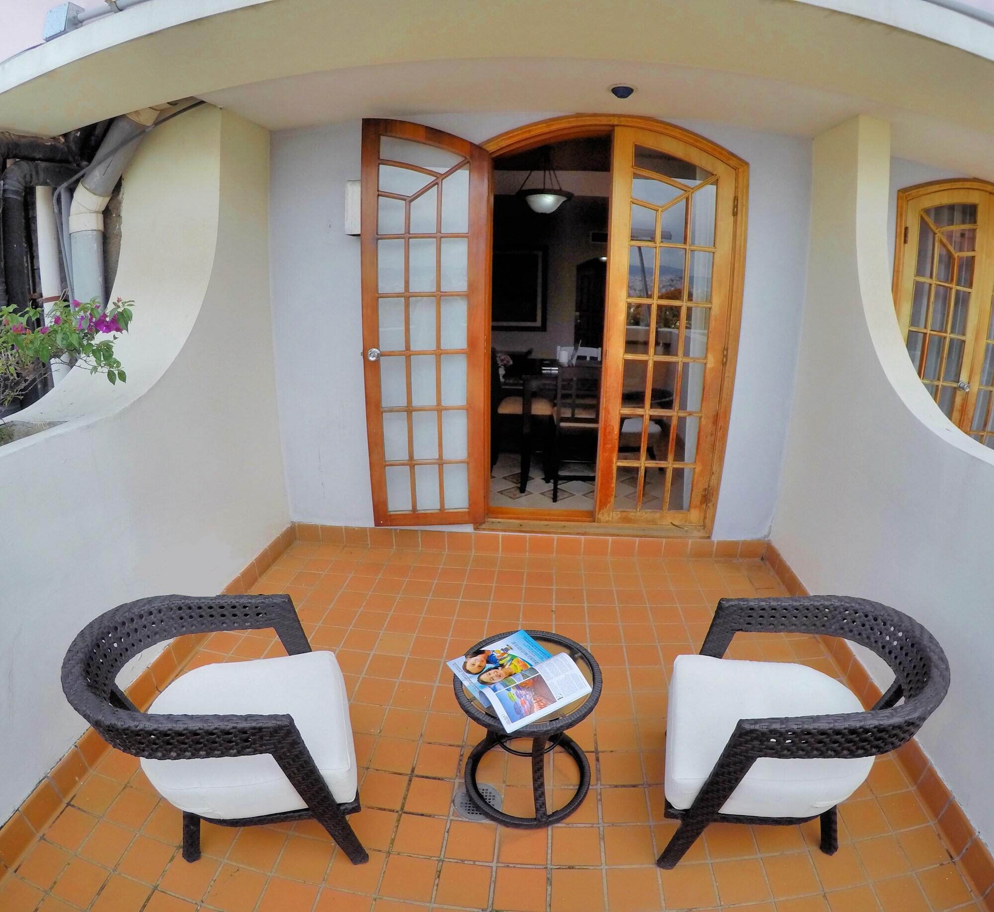 Studio King Size Bed