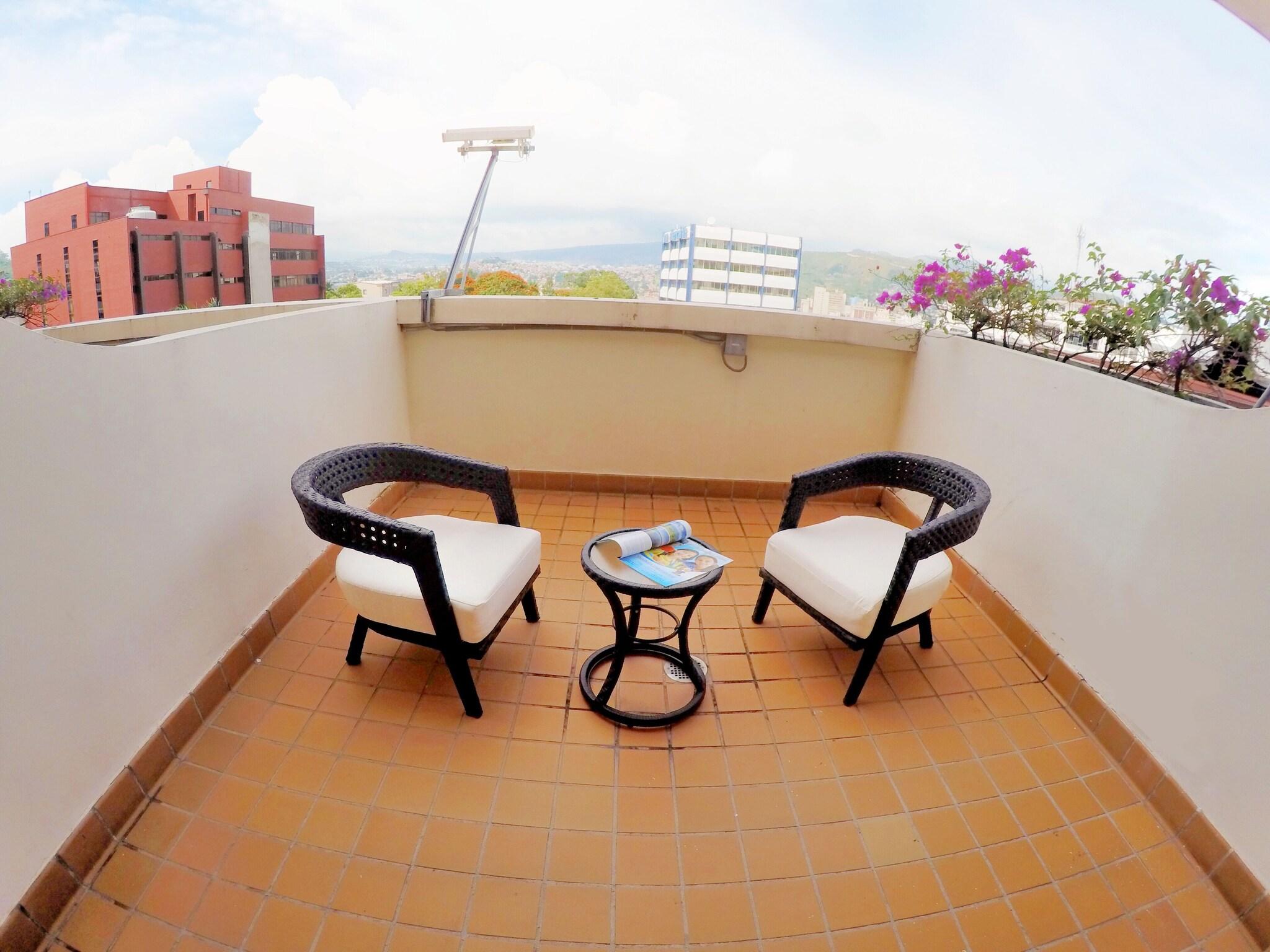 Studio King Size Bed