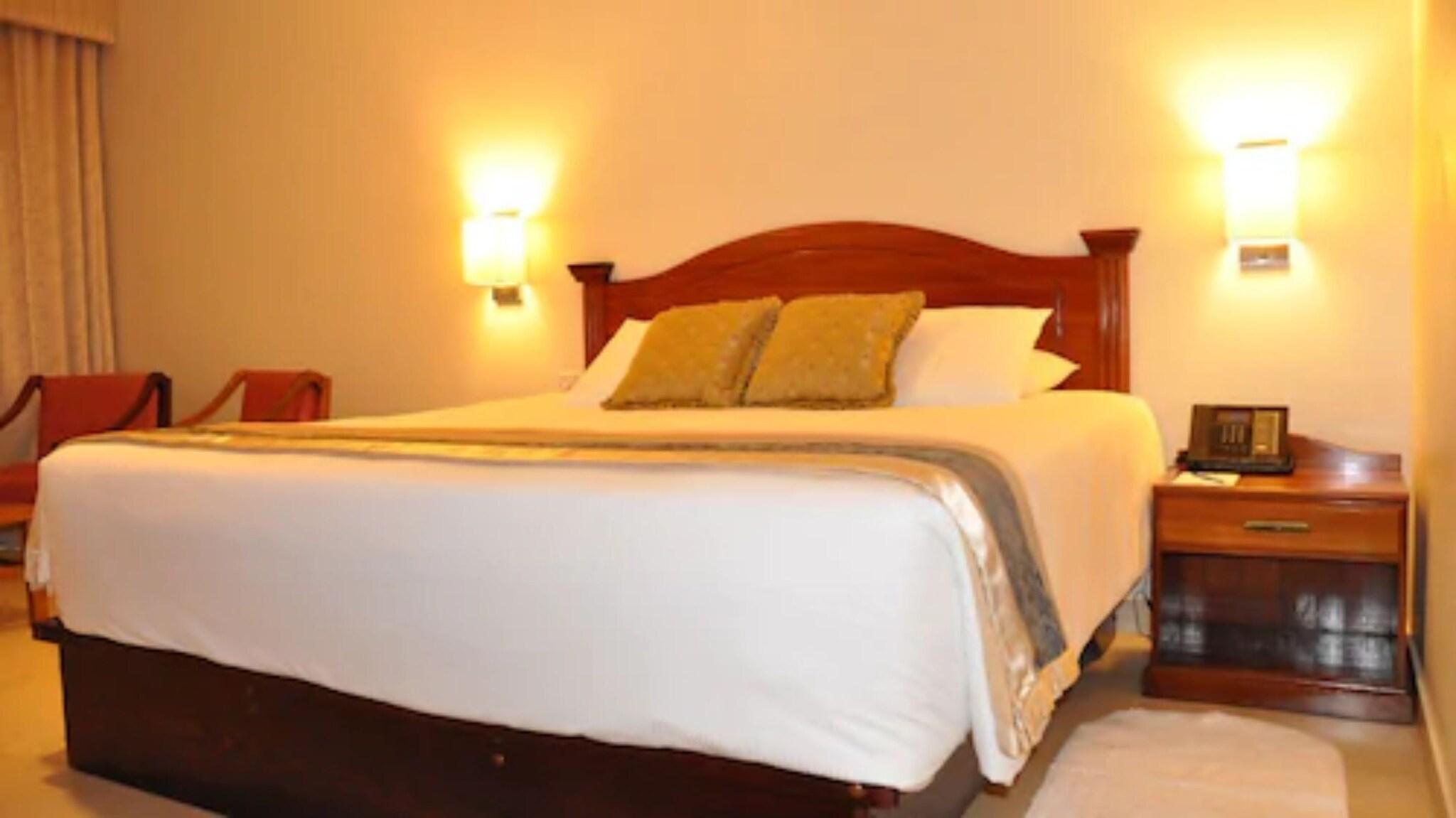 Single Business King Bed