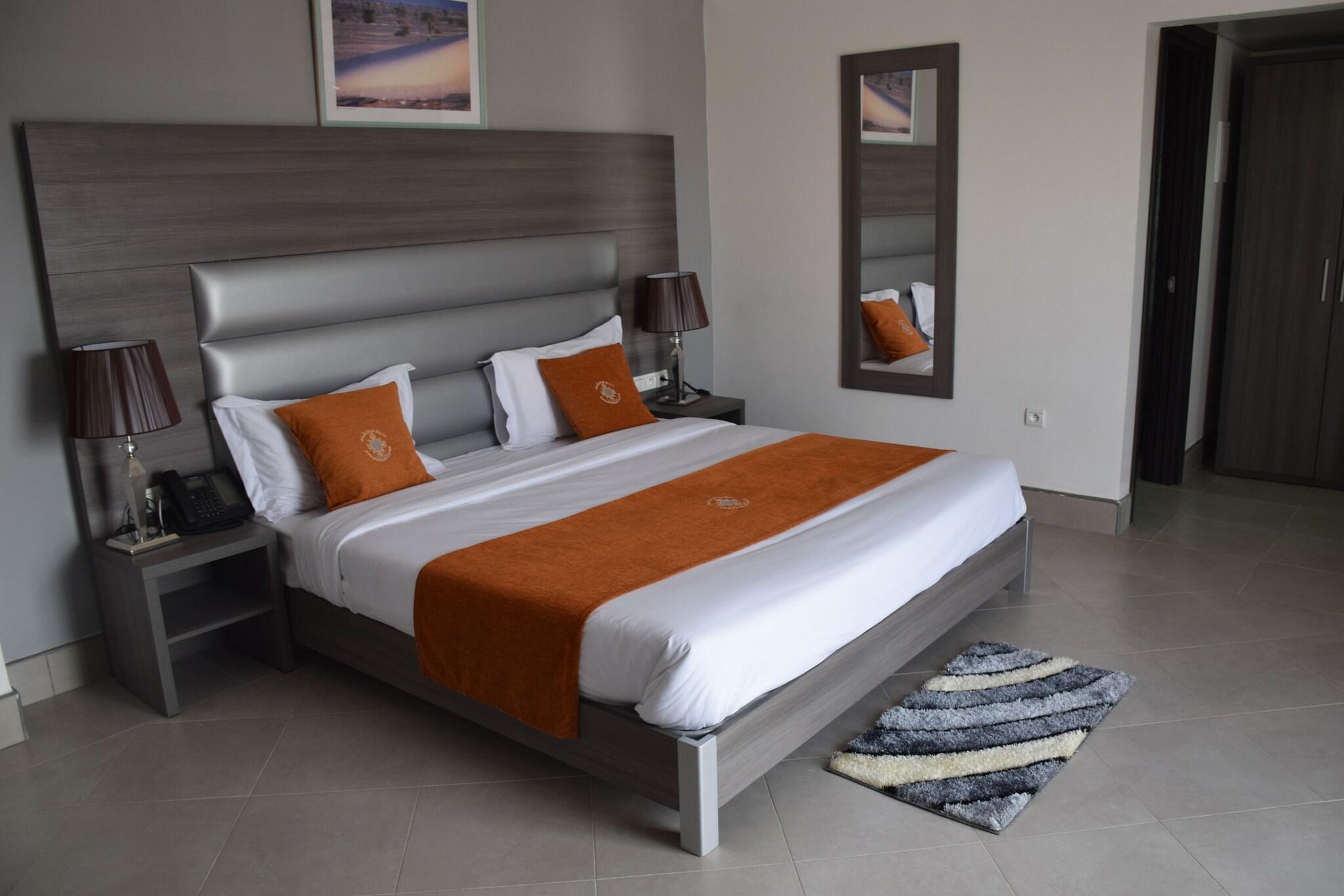 Double Queen Size Bed