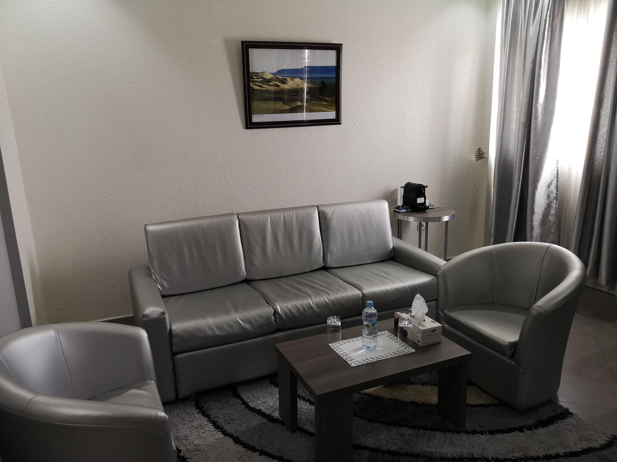 Suite Queen Size Bed