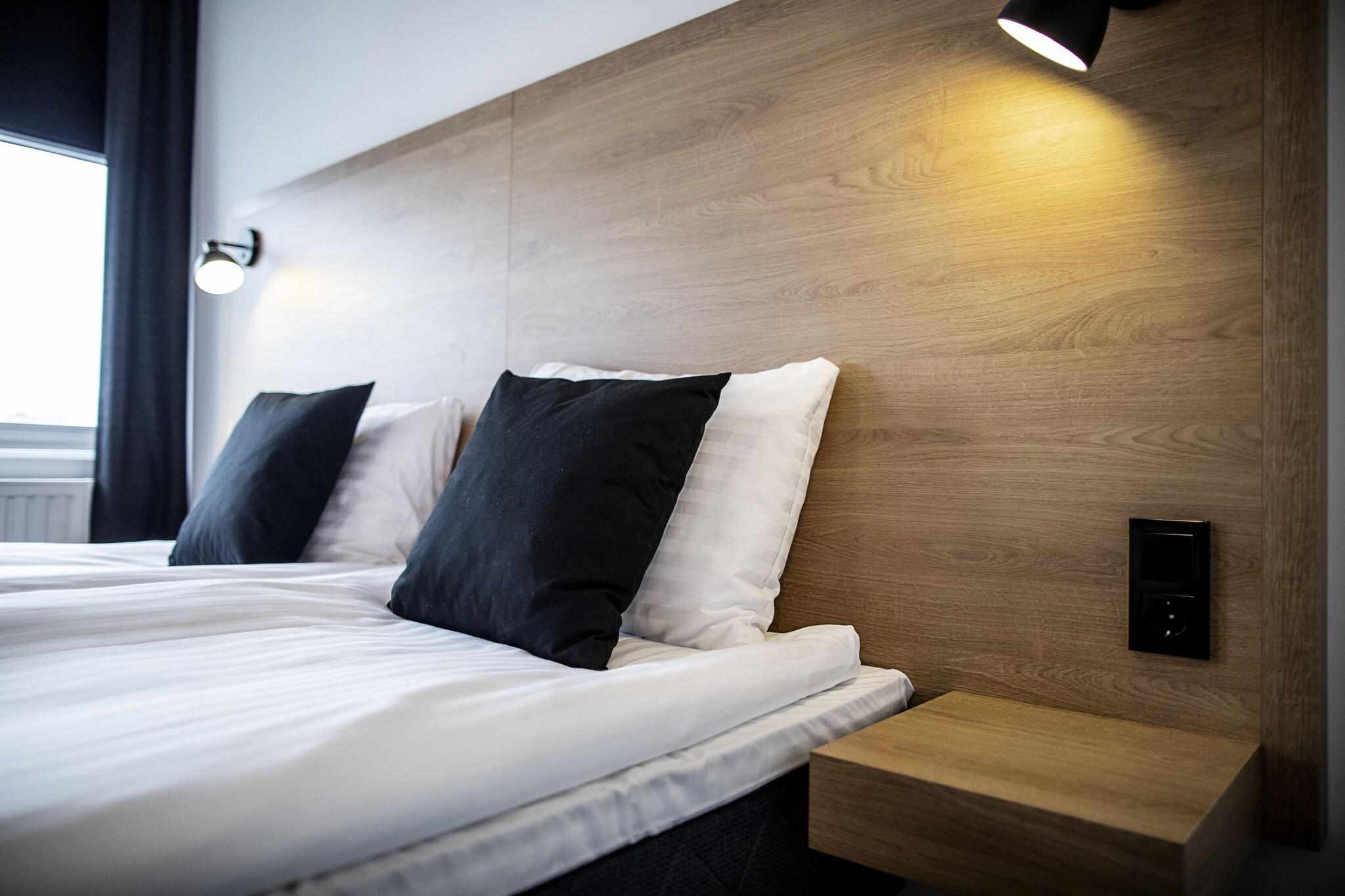 Double Queen Size Bed