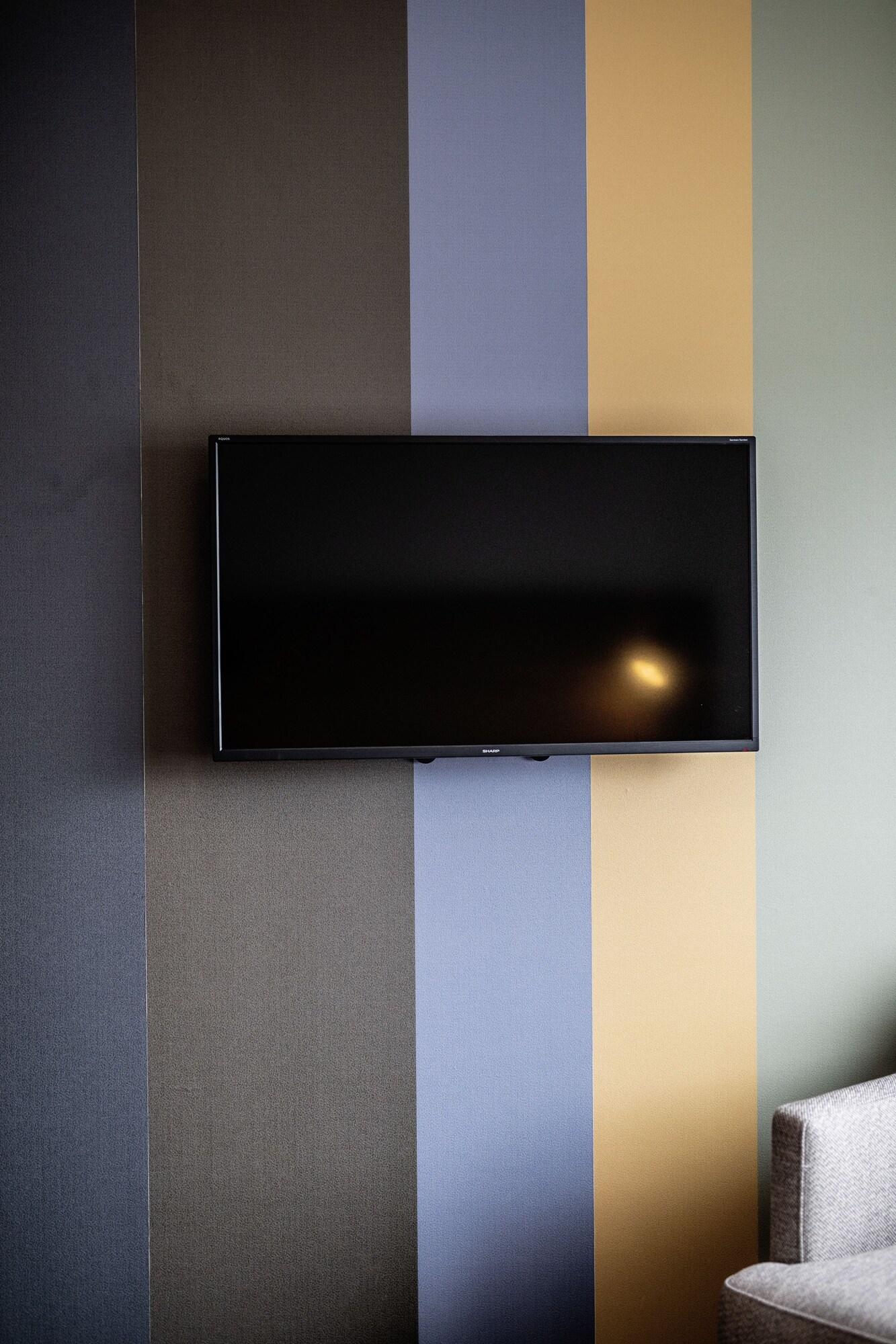 Double Queen Size Bed