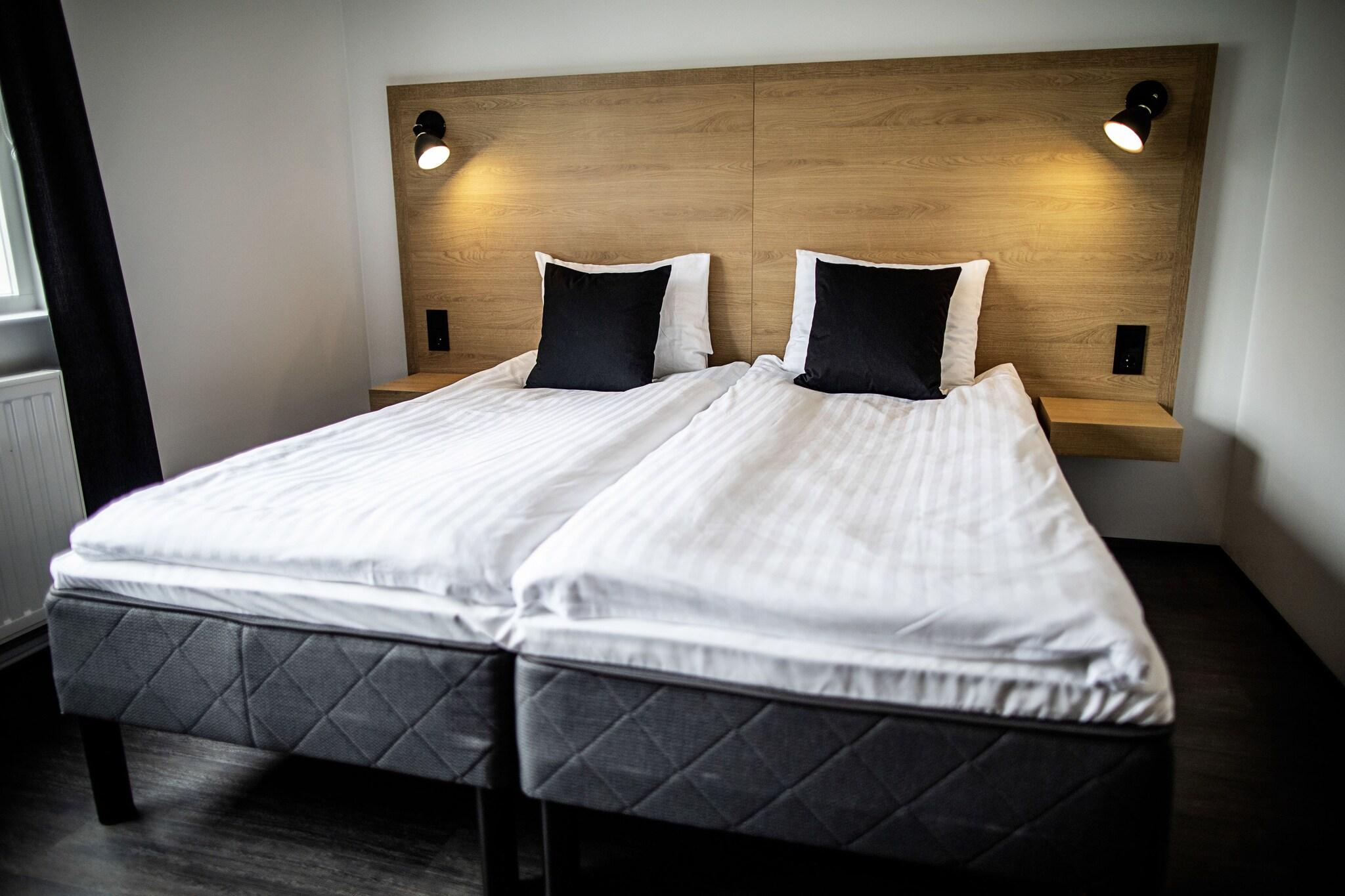 Double Queen Size Bed