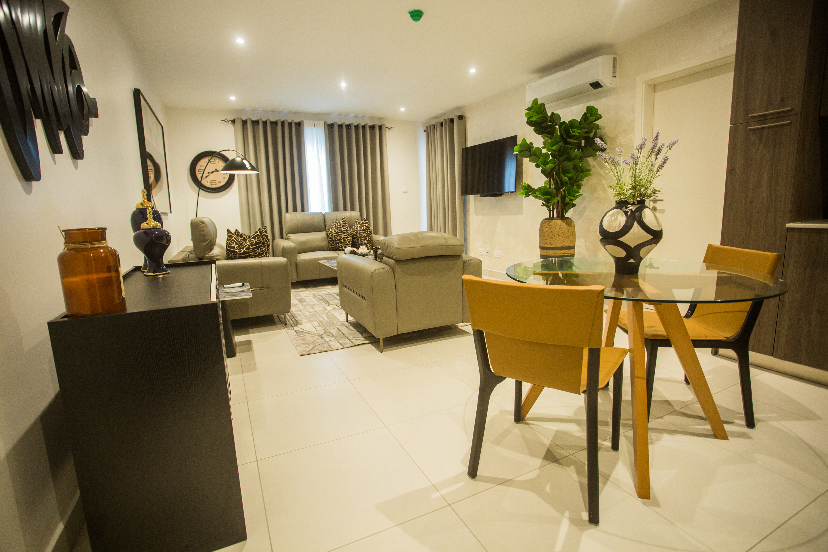 Family Room Deluxe Two Bedroom