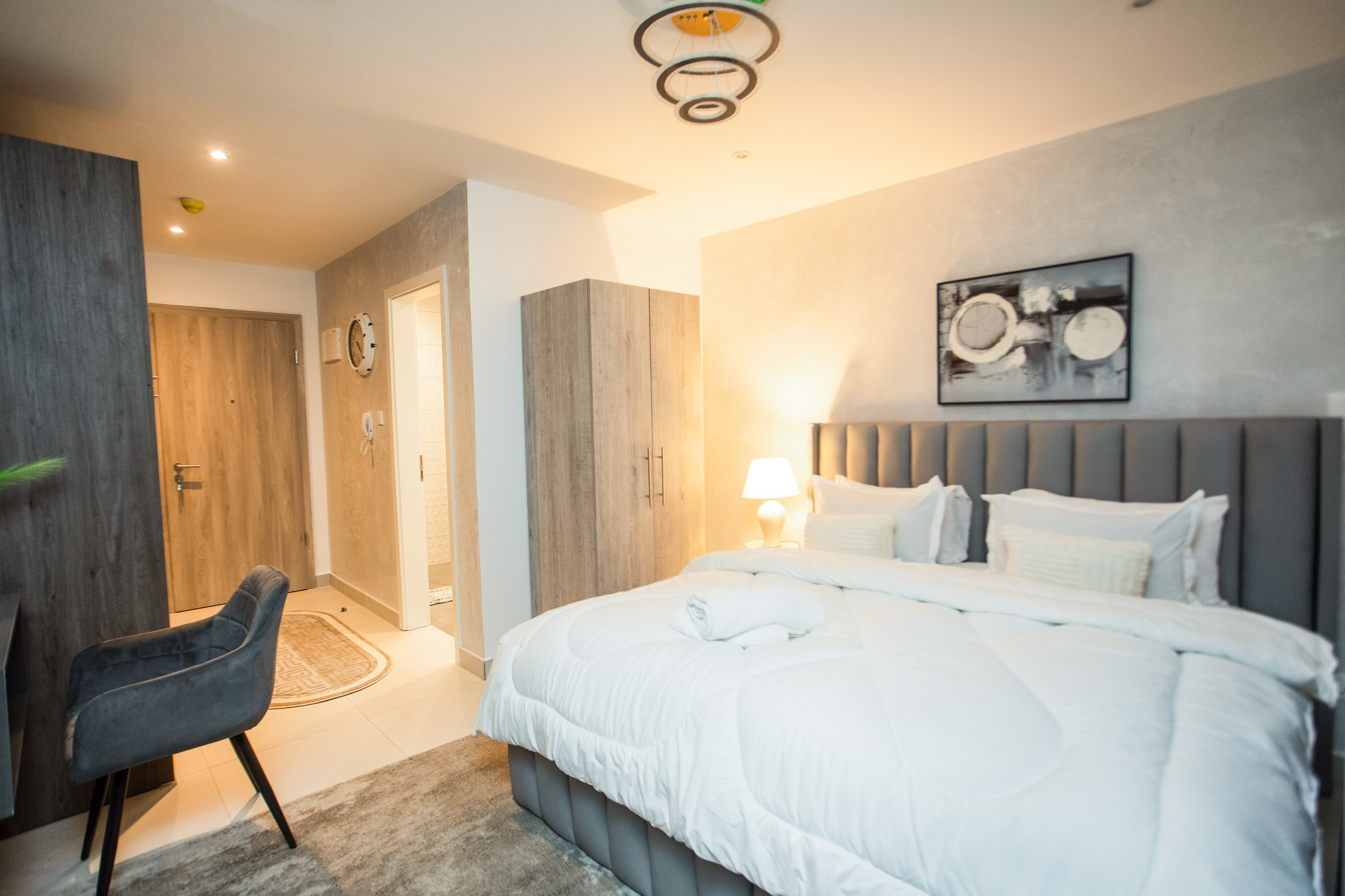 Studio Deluxe Queen Bed
