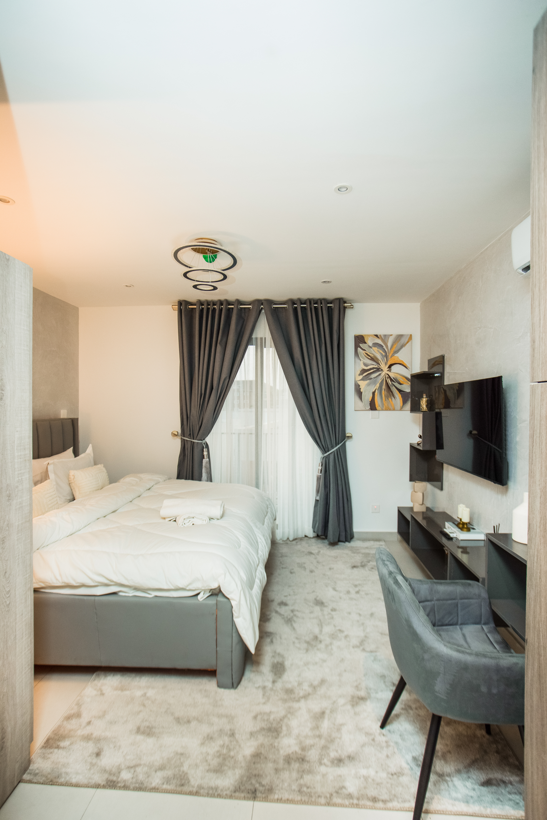 Studio Deluxe Queen Bed