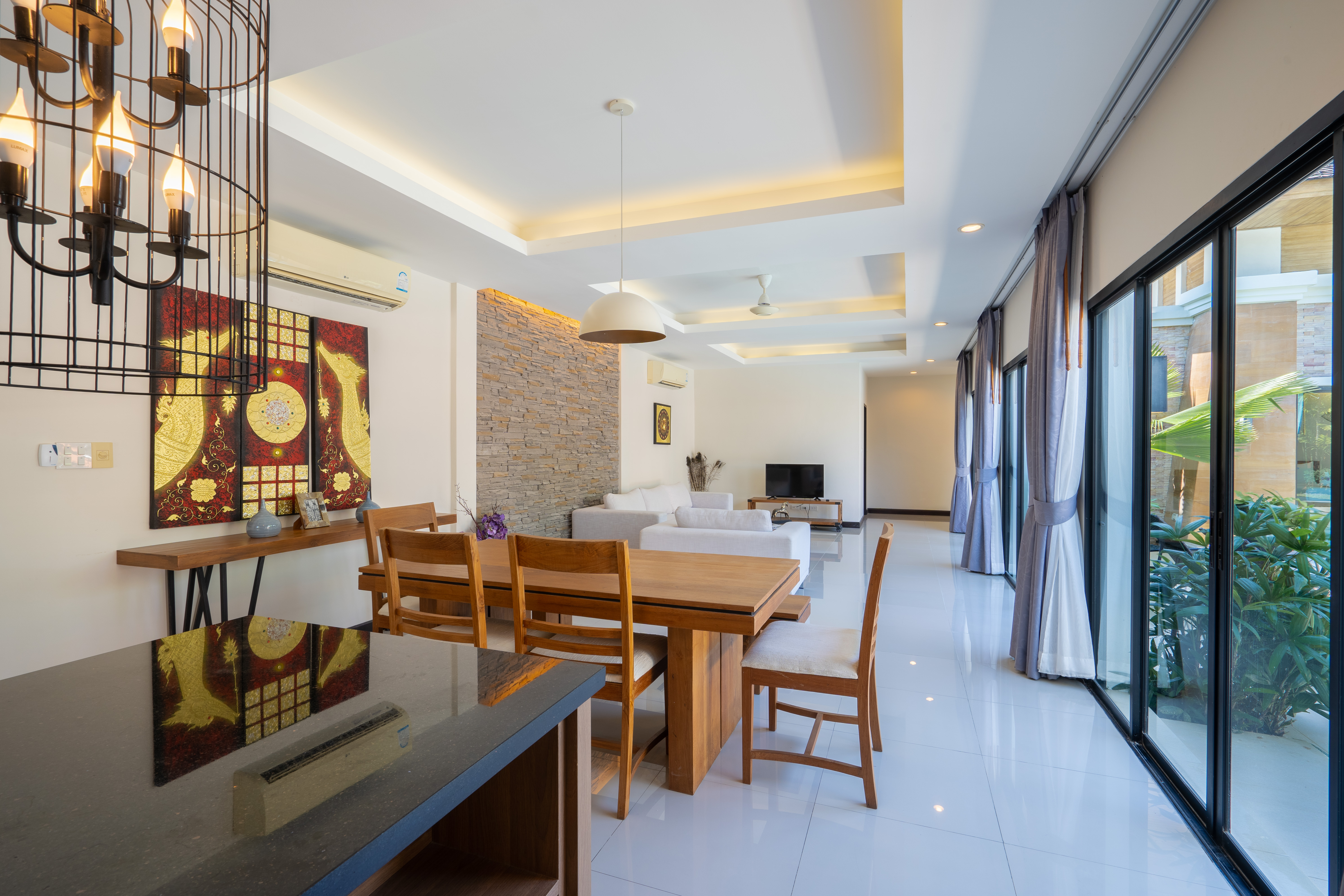 Room Deluxe Three Bedroom