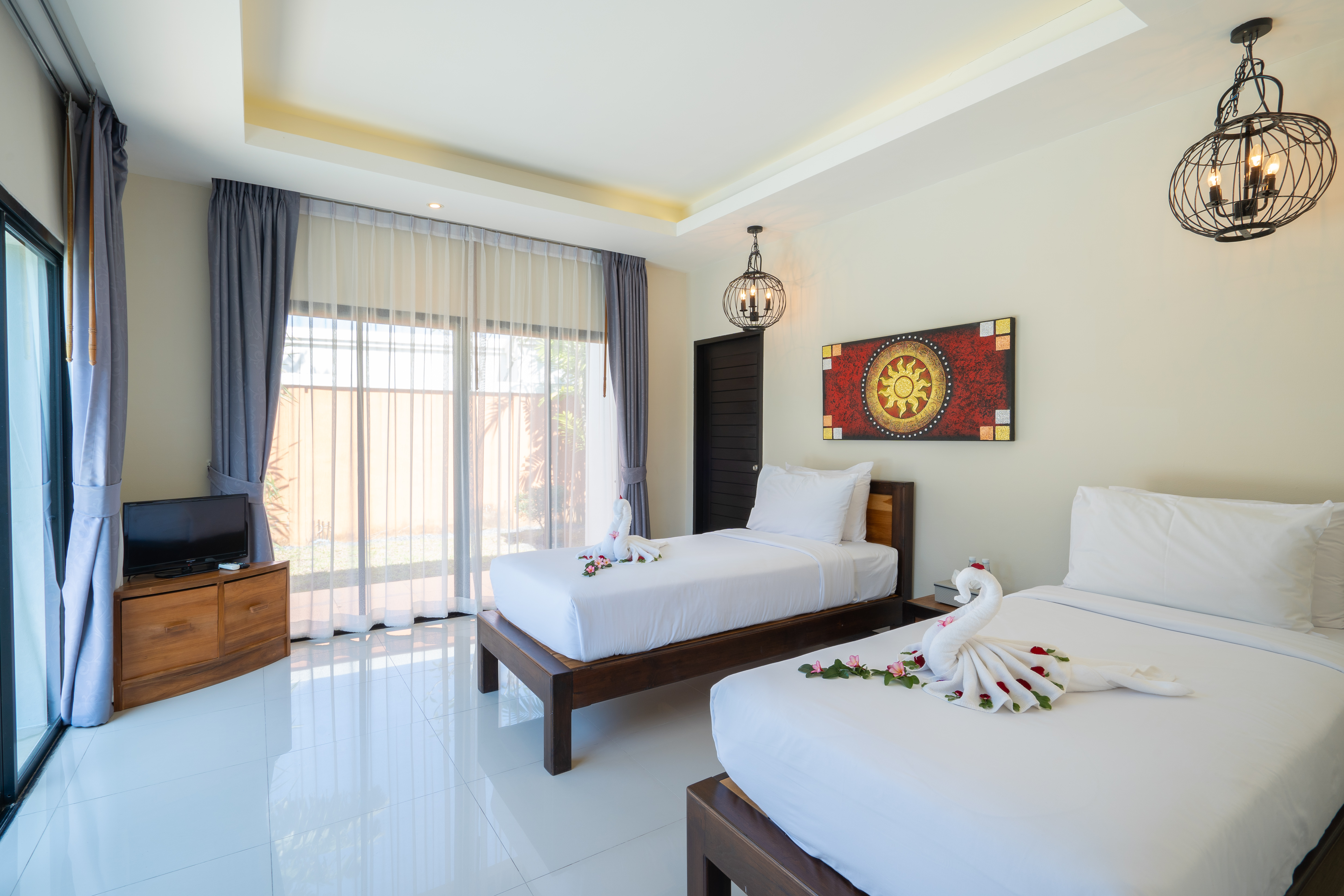 Room Deluxe Three Bedroom