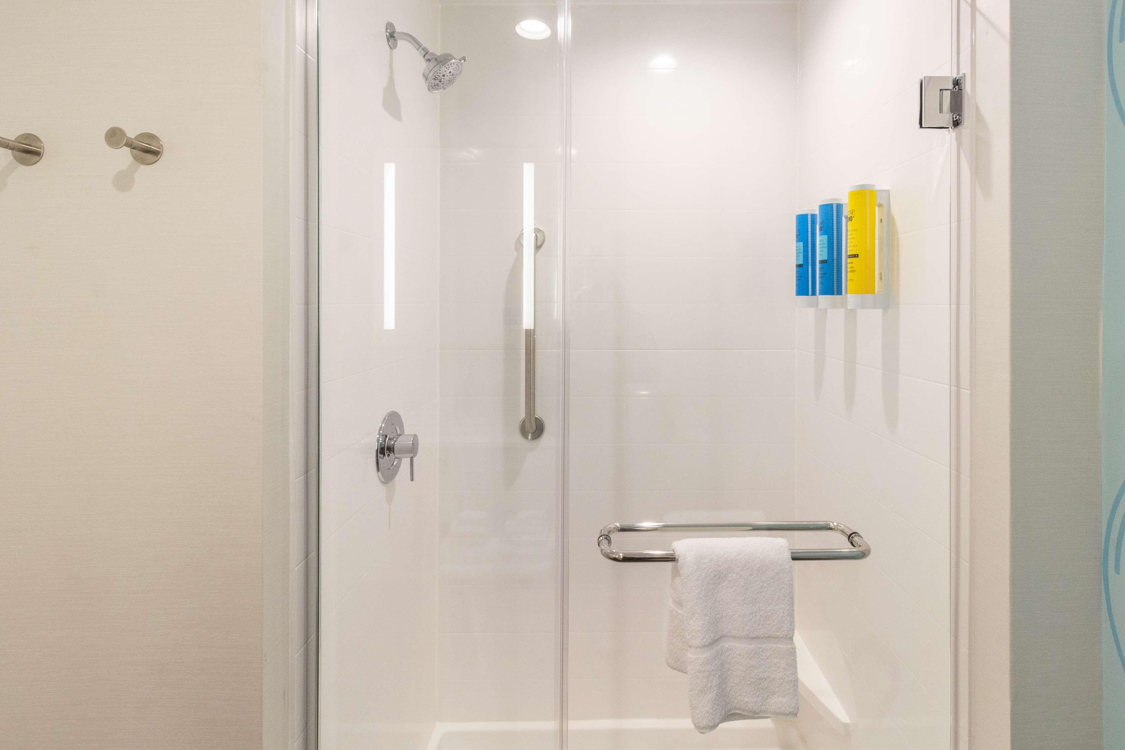 Twin Accessible-two Queen Beds