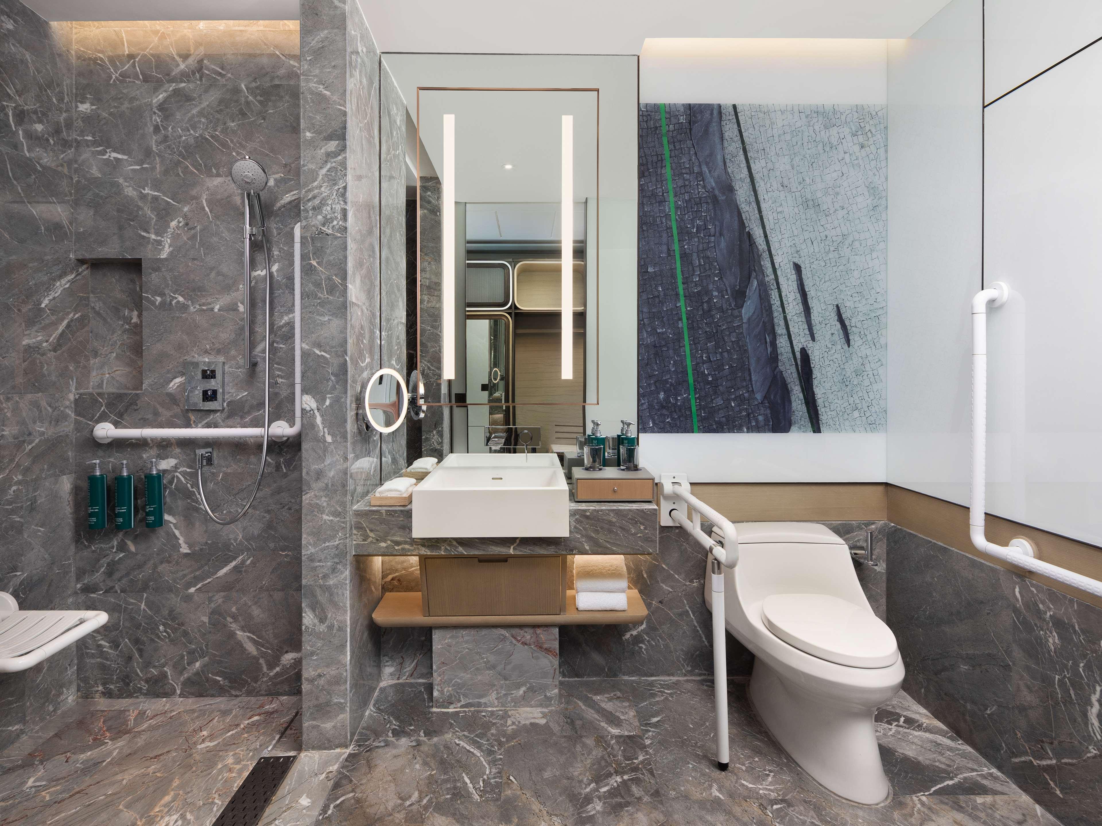 Double Accessible King Size Bed