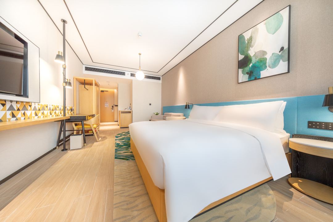 Double Accessible King Size Bed