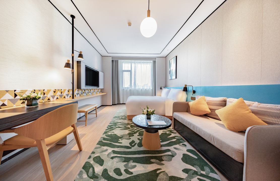 Double Deluxe King Bed