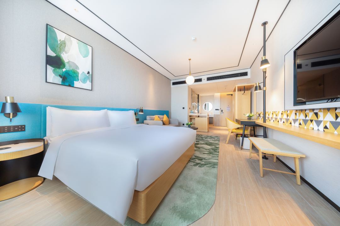 Double Deluxe King Bed