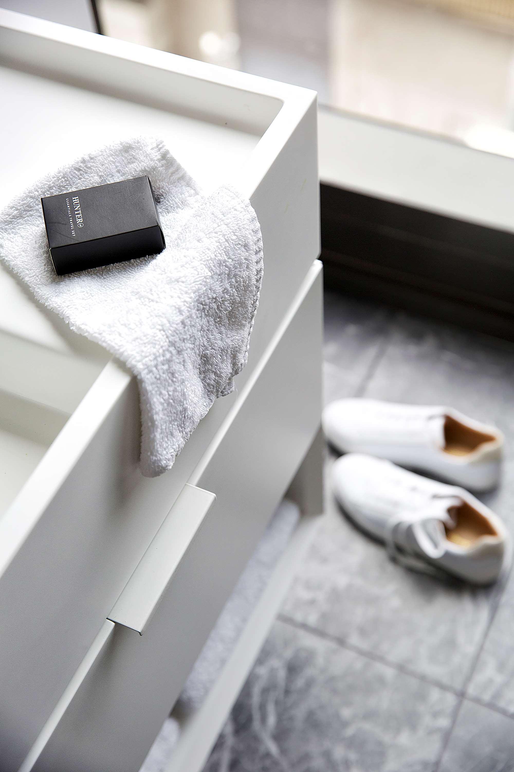 Studio King Size Bed