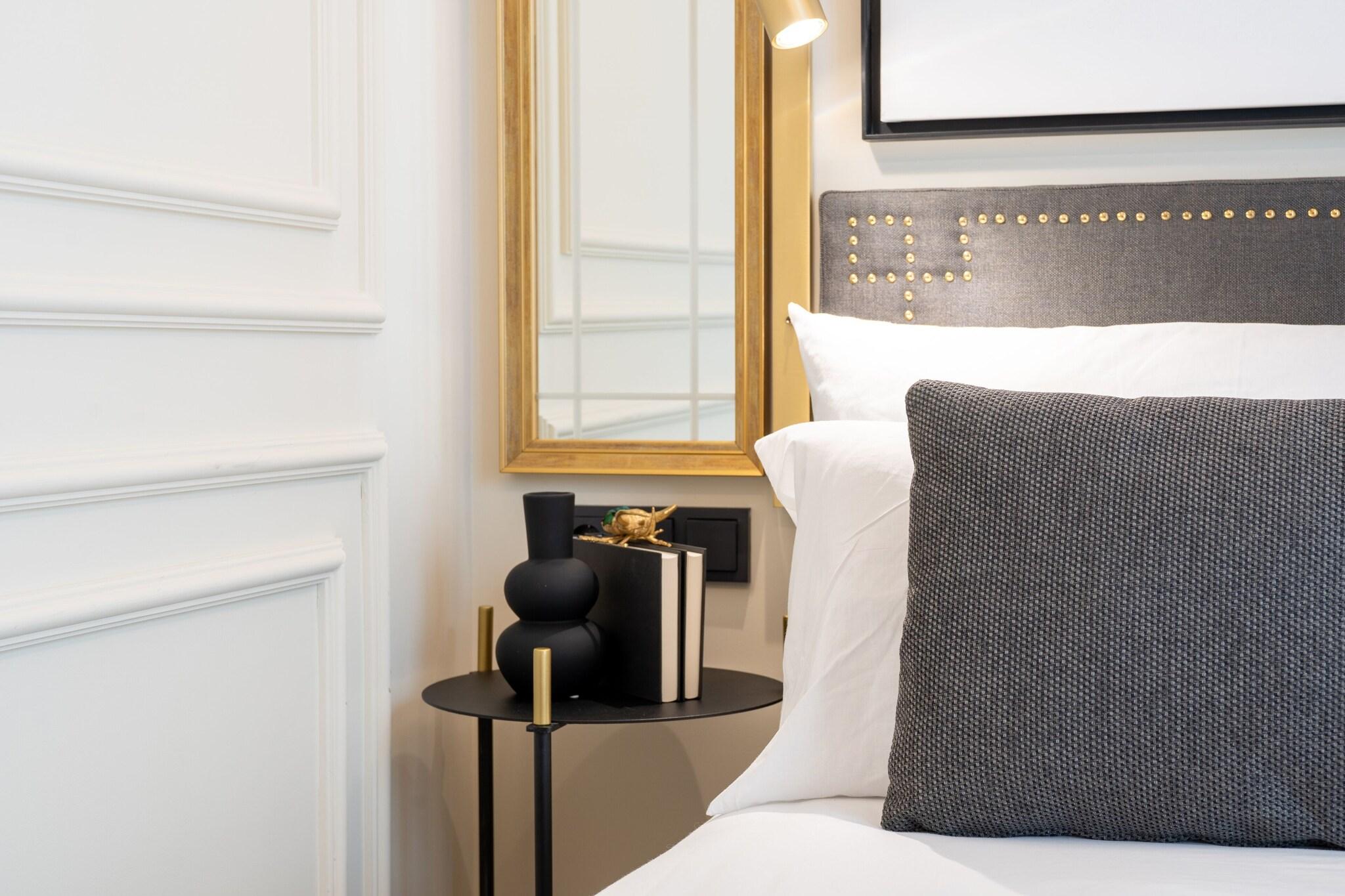 Double Deluxe Queen Bed