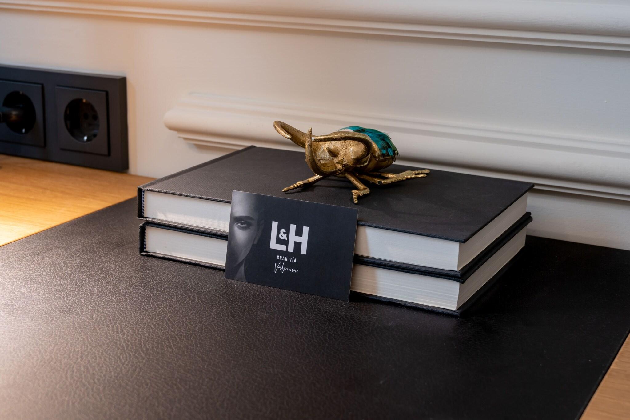 Double Deluxe Queen Bed