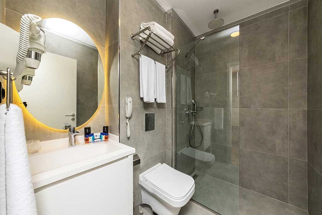 Double or Twin Standard