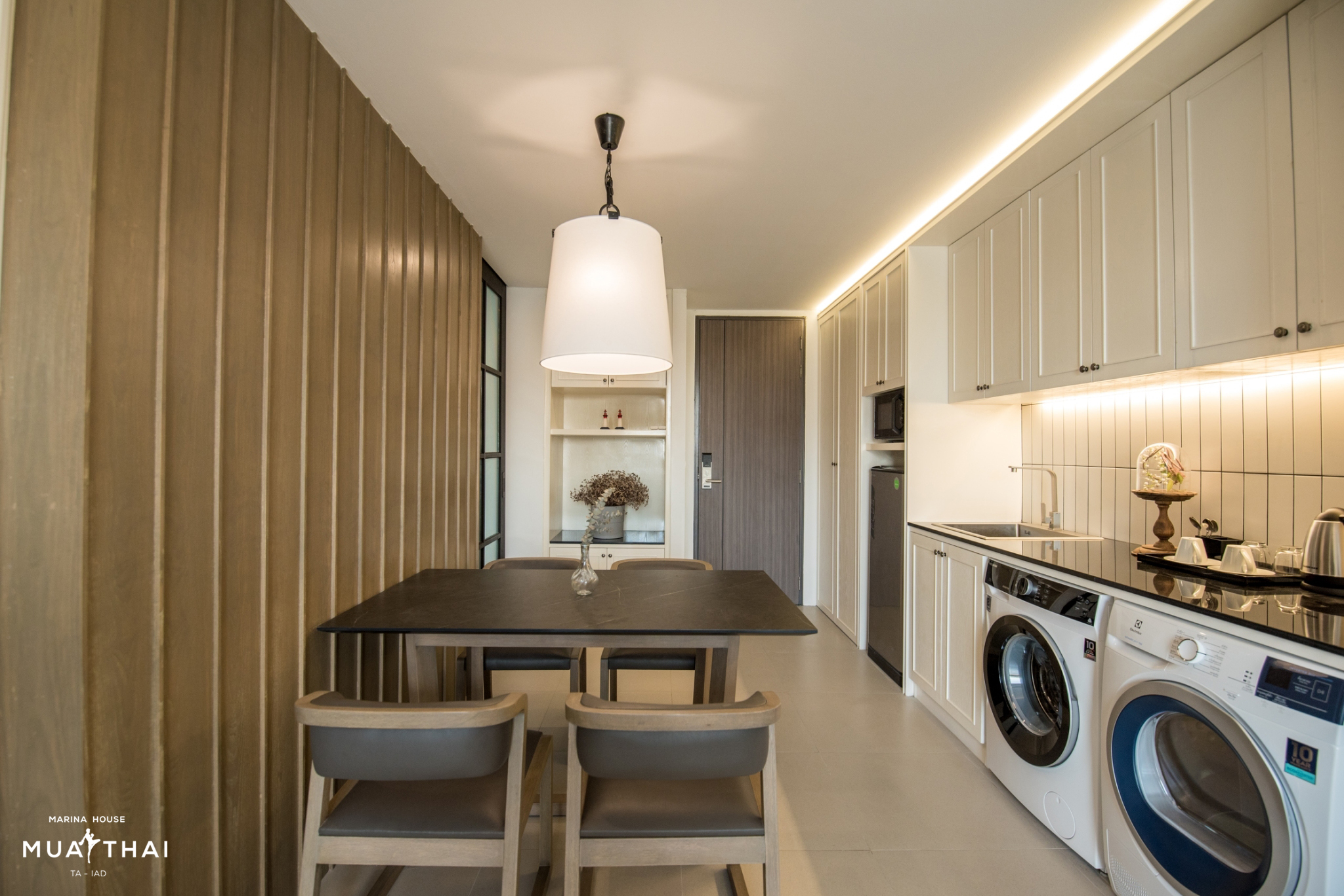 Suite Pool View One Bedroom