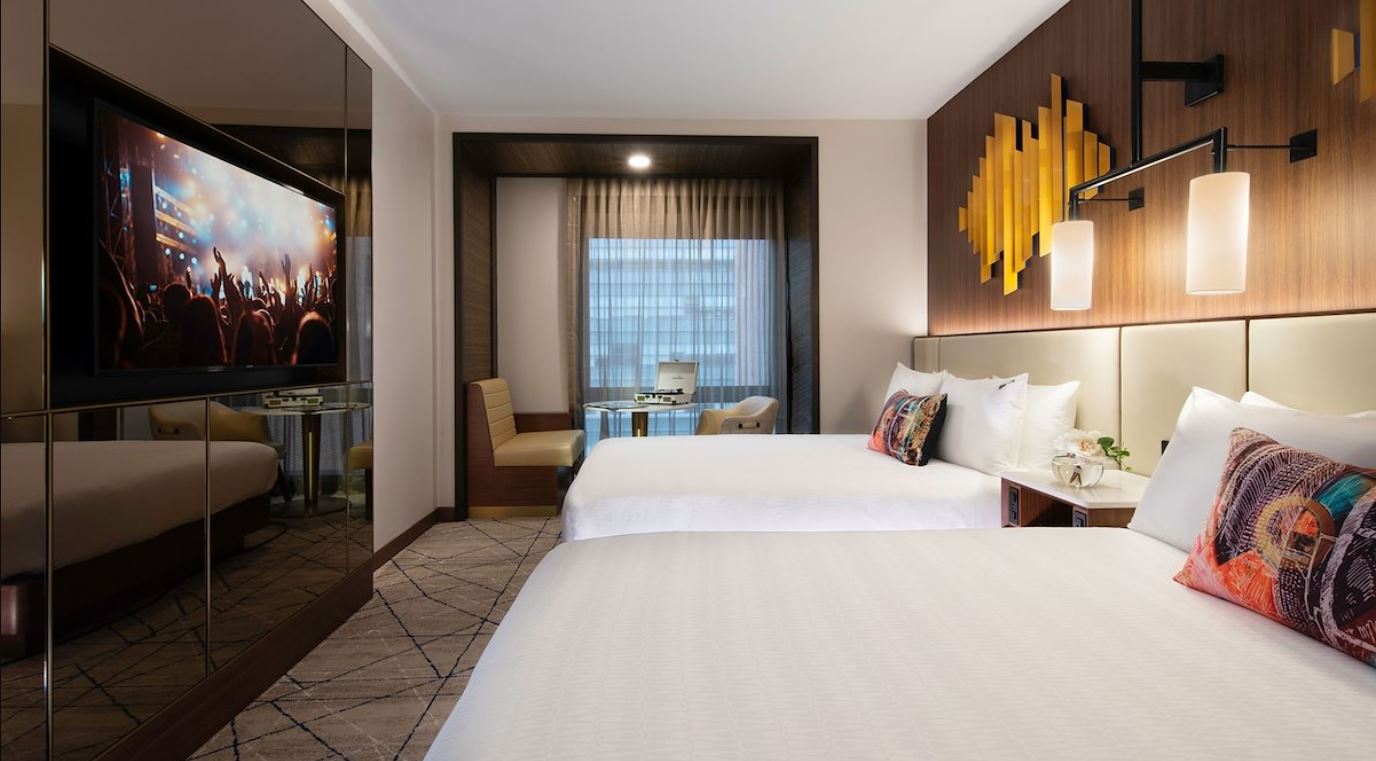 Double Classic Queen Bed