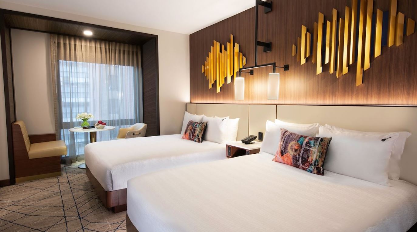 Double Classic Queen Bed