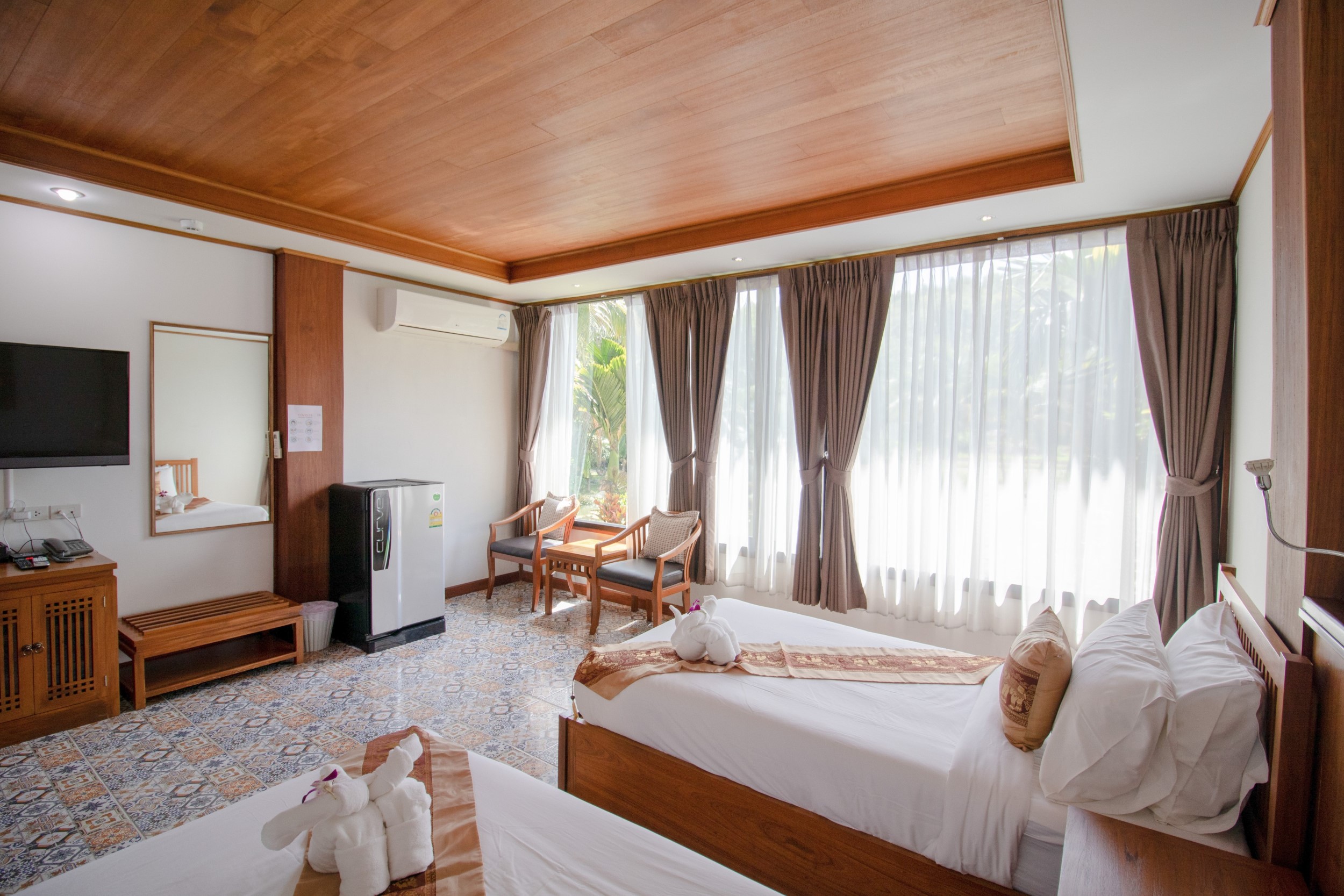 Twin Deluxe Mountain View