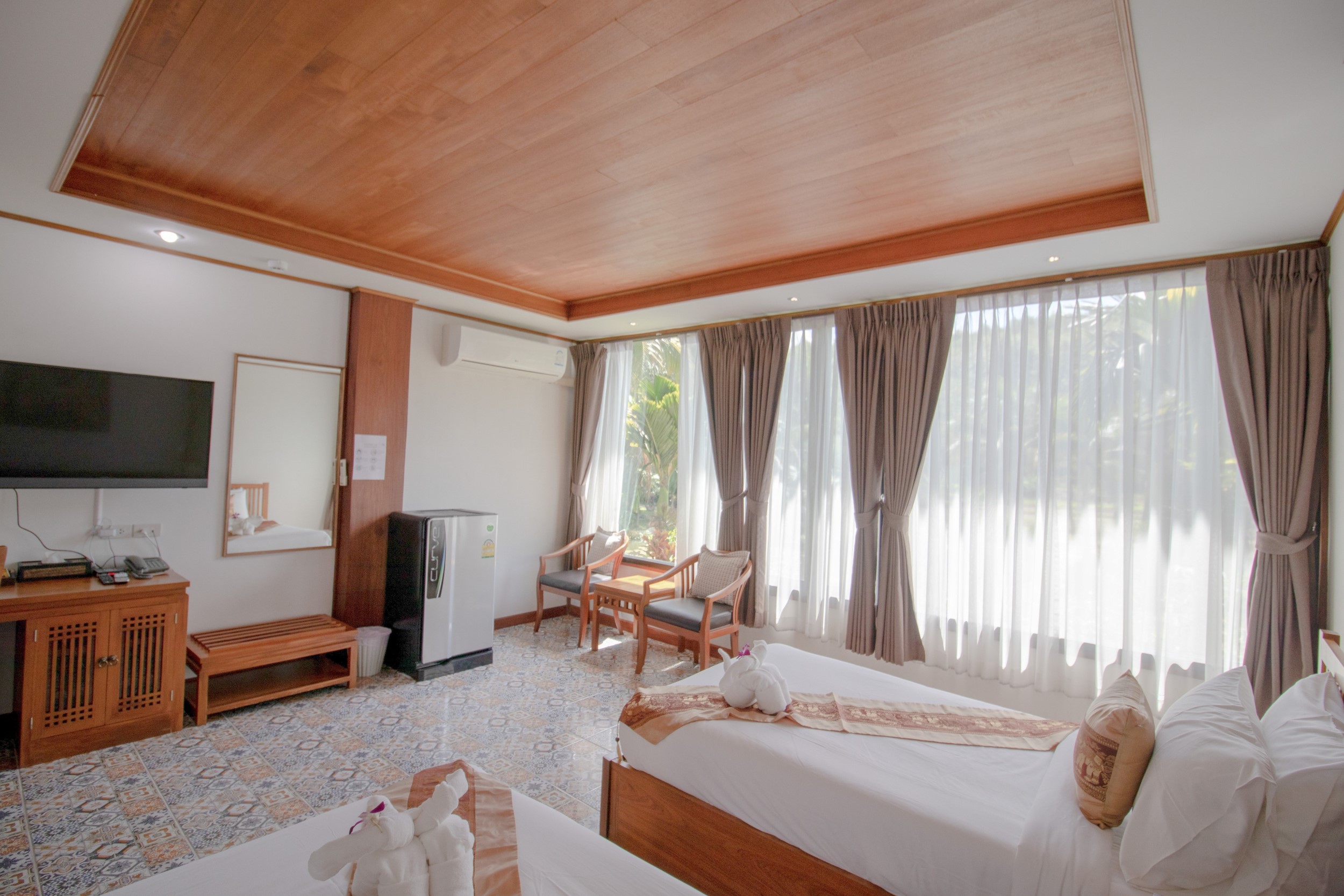 Twin Deluxe Mountain View