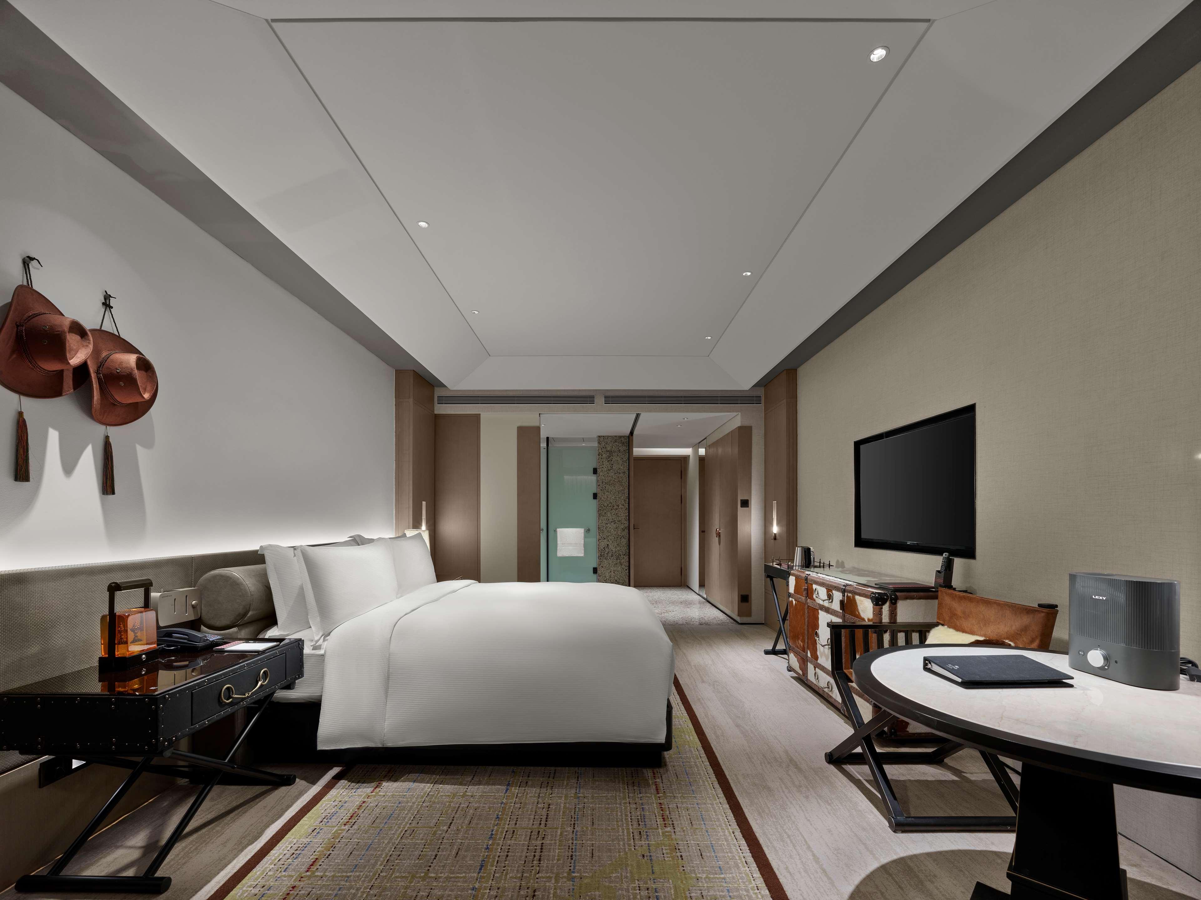 Double Accessible King Size Bed