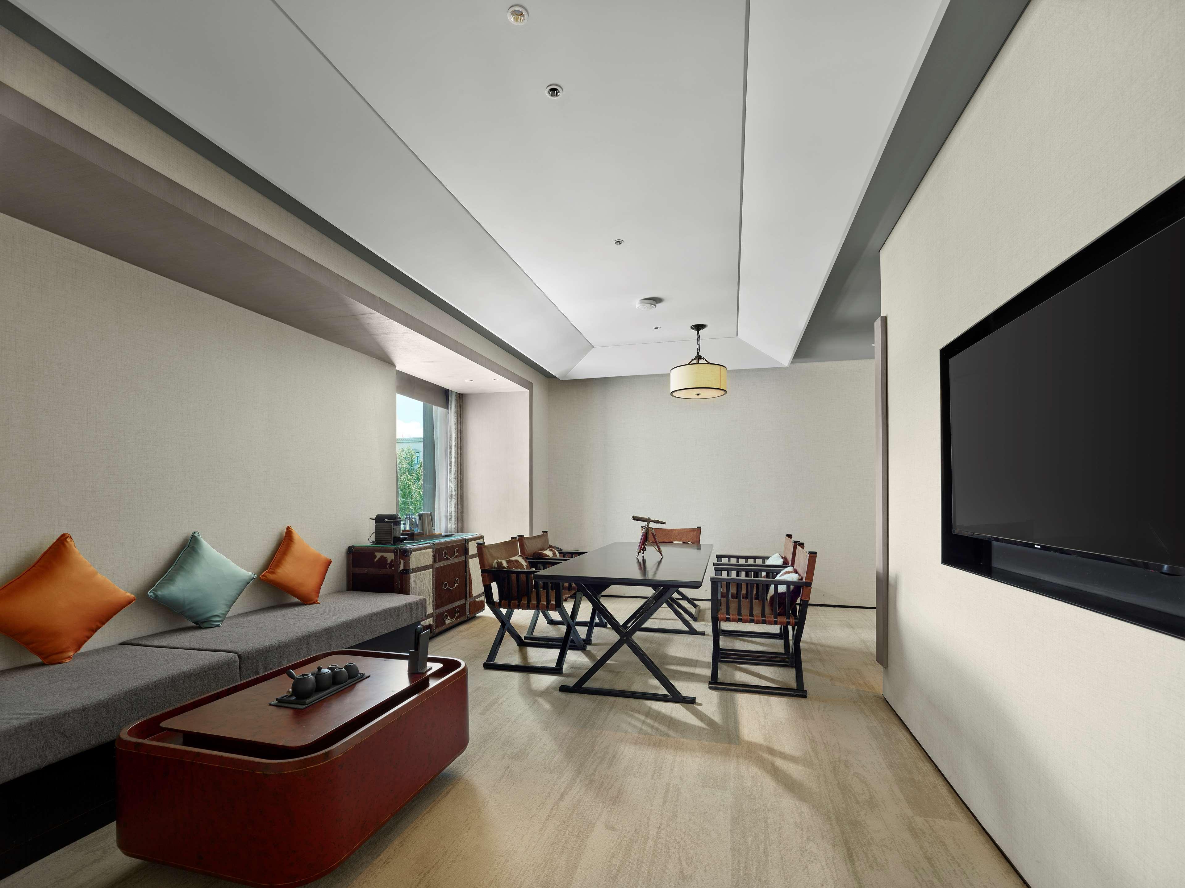 Family Room King Size Bed