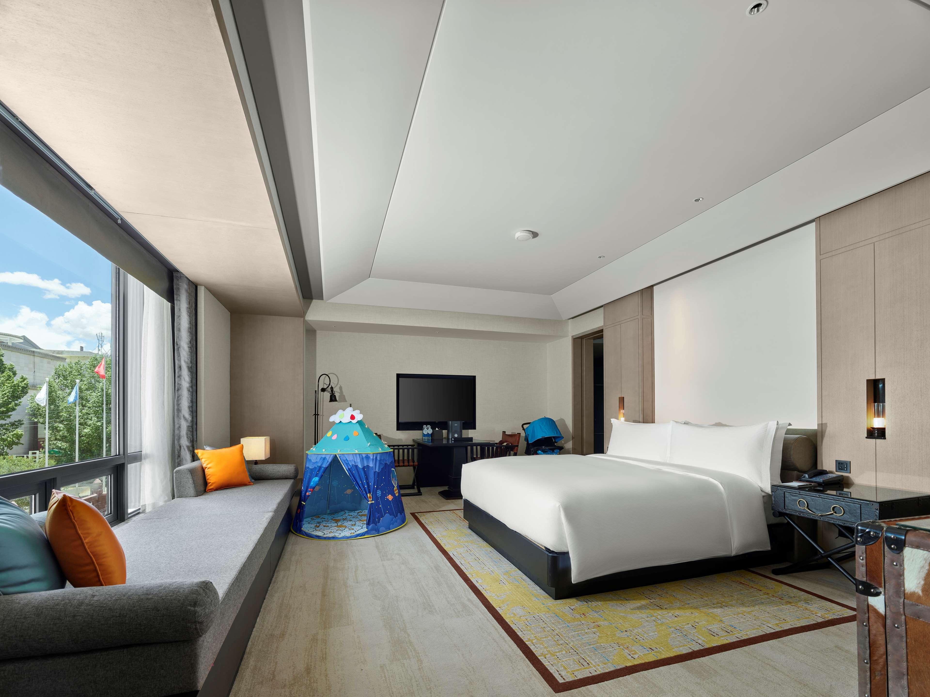 Family Room King Size Bed